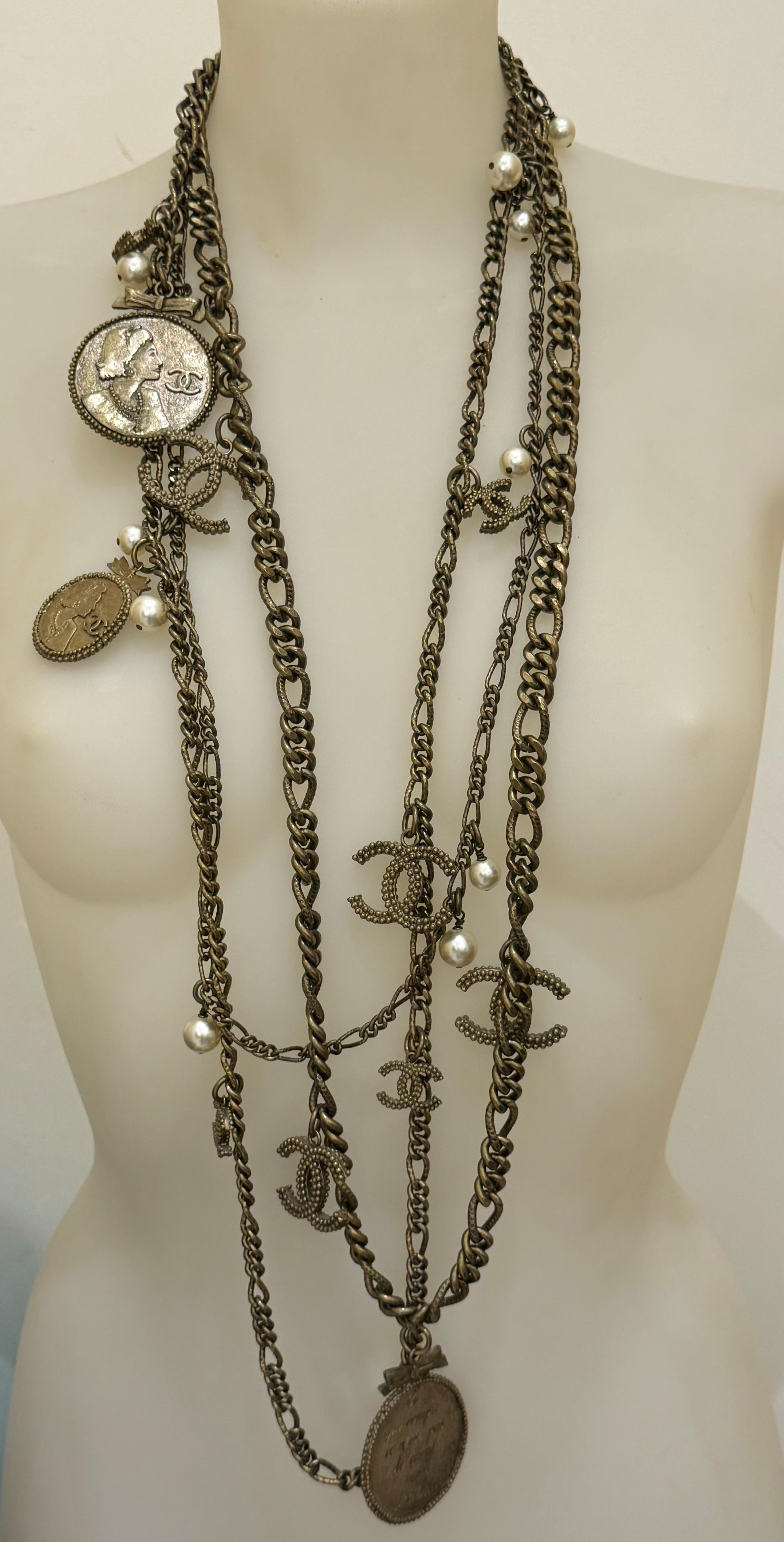 Rare Chanel 2005 the devil wears Prada multi strand sautoir necklace In condizioni buone in vendita a PARIS, FR