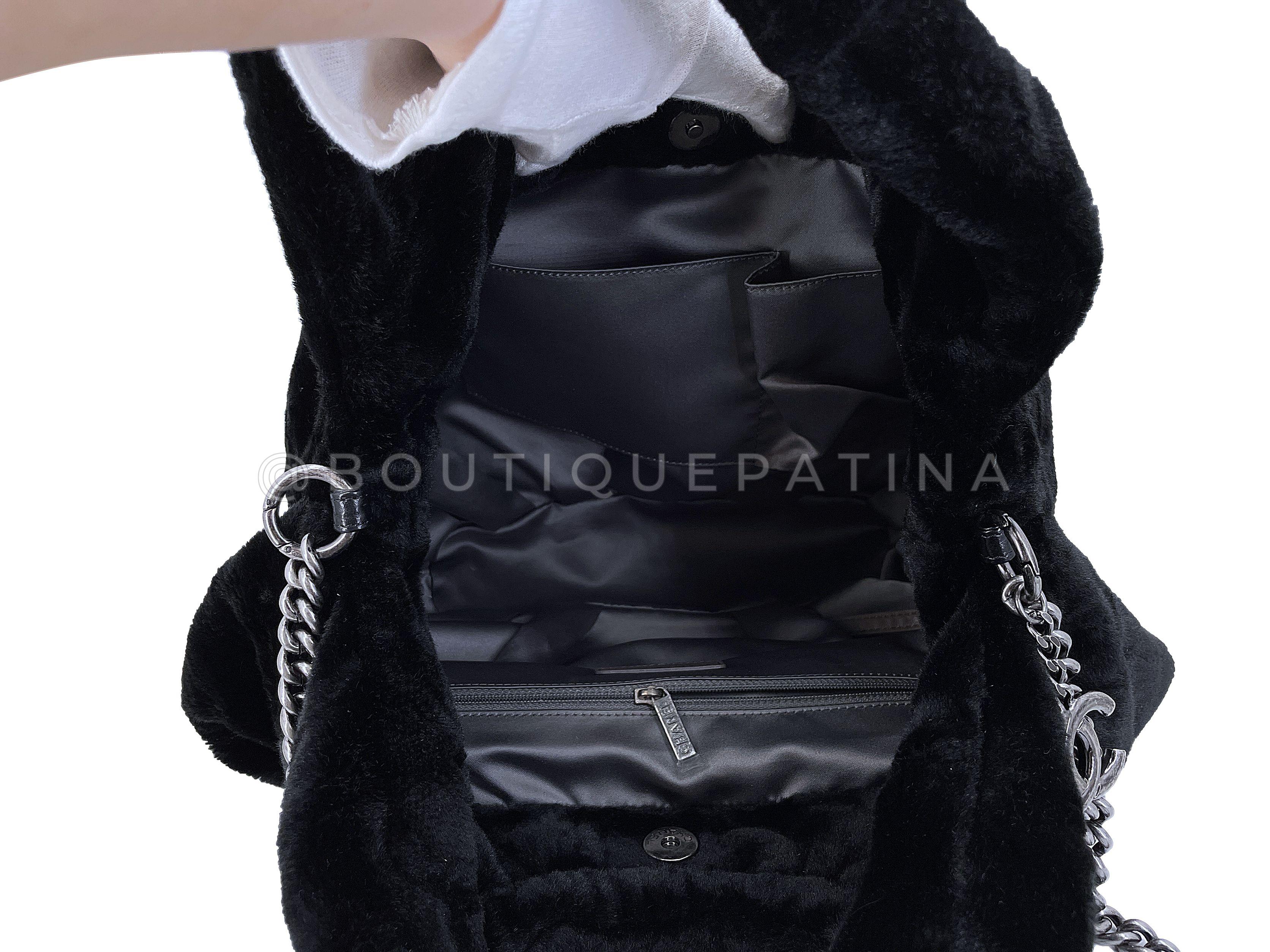 Rare Chanel 2010 Black Logo Fur Hobo Tote Bag SHW 67704 For Sale 4