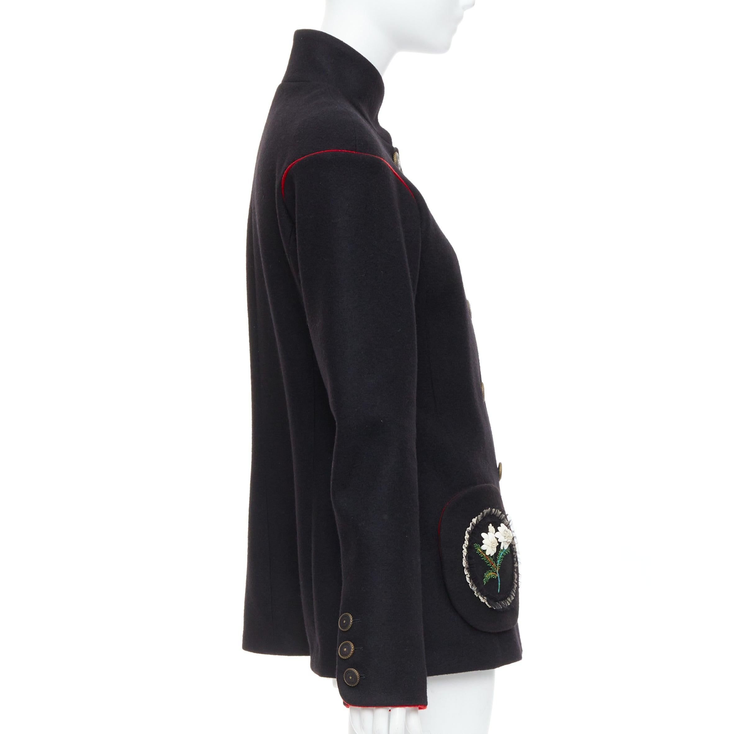 CHANEL Manteau de défilé Edelweiss 2015 avec broderie de fleurs et poches circulaires en laine FR42 Pour femmes en vente