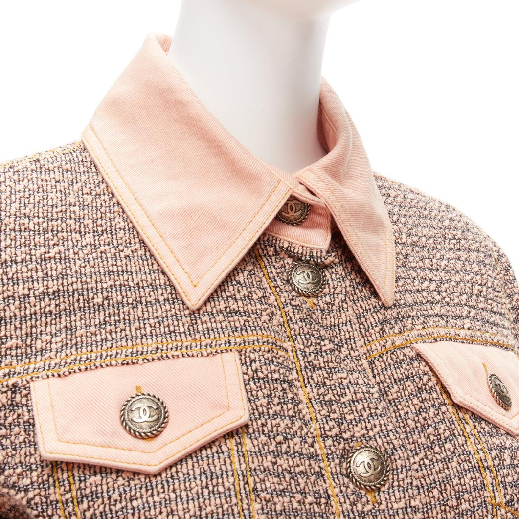 rare CHANEL 2018 Runway pink denim trim boucle tweed CC button cropped jacket FR36 S
Reference: TGAS/D00610
Brand: Chanel
Designer: Virginie Viard
Collection: 2018 Campaign
Material: Denim, Tweed
Color: Pink, Black
Pattern: Tweed
Closure: