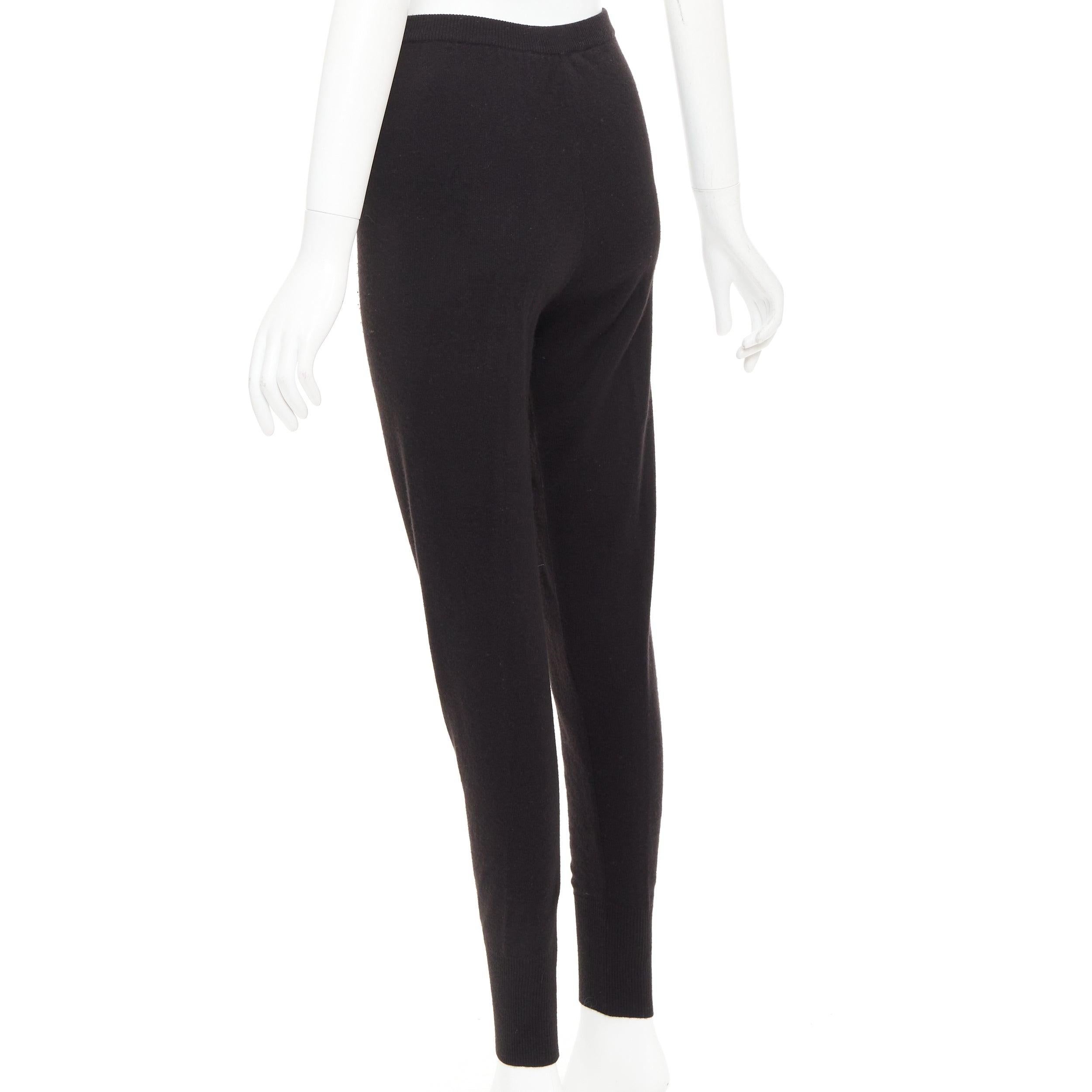 rare CHANEL 93A Vintage 100% cashmere white logo patch waist jogger pants FR36 S en vente 1