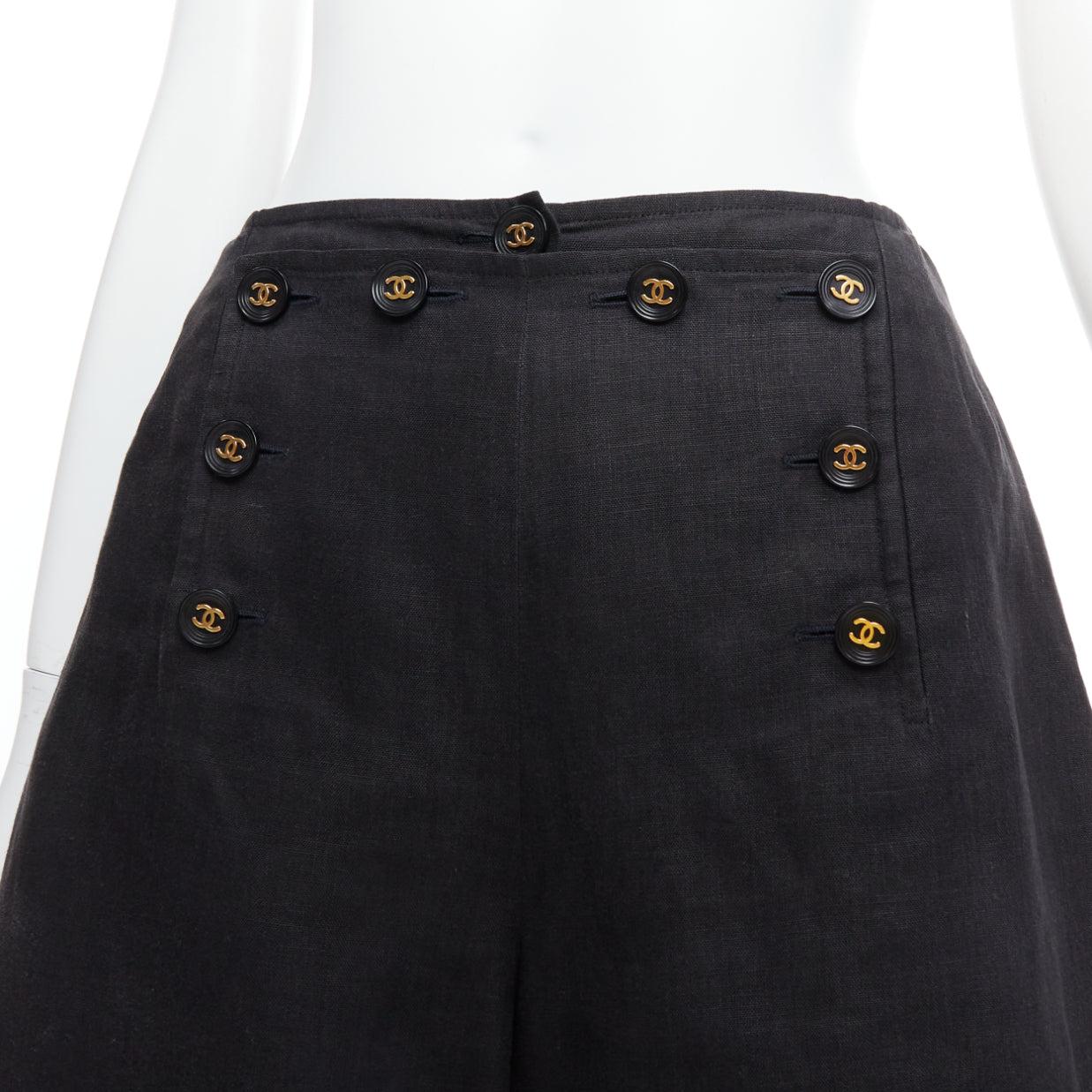 rare CHANEL 94P Vintage black linen gold CC logo buttons sailor shorts FR36 S
Reference: TGAS/E00044
Brand: Chanel
Designer: Karl Lagerfeld
Collection: 94P
Material: Linen
Color: Black, Gold
Pattern: Solid
Closure: Button
Extra Details: CC logo