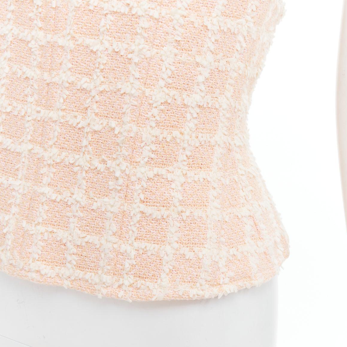 rare CHANEL 94P Vintage pink checker tweed silk lined boned corset belt FR40 L
Reference: TGAS/E00519
Brand: Chanel
Designer: Karl Lagerfeld
Collection: 94P
Material: Tweed
Color: Pink, White
Pattern: Tweed
Closure: Zip
Lining: Pink Silk
Extra