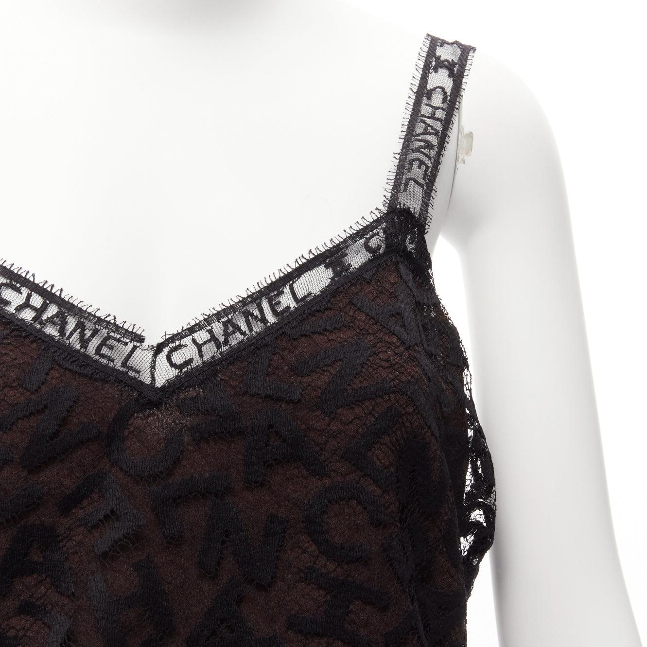 rare CHANEL 98A Karl Lagerfeld Runway Vintage black CC logo lace cami skirt set FR40 L
Reference: TGAS/D00759
Brand: Chanel
Designer: Karl Lagerfeld
Collection: FW 1998 - Runway
Material: Cotton, Blend
Color: Brown
Pattern: Lace
Closure: Slip