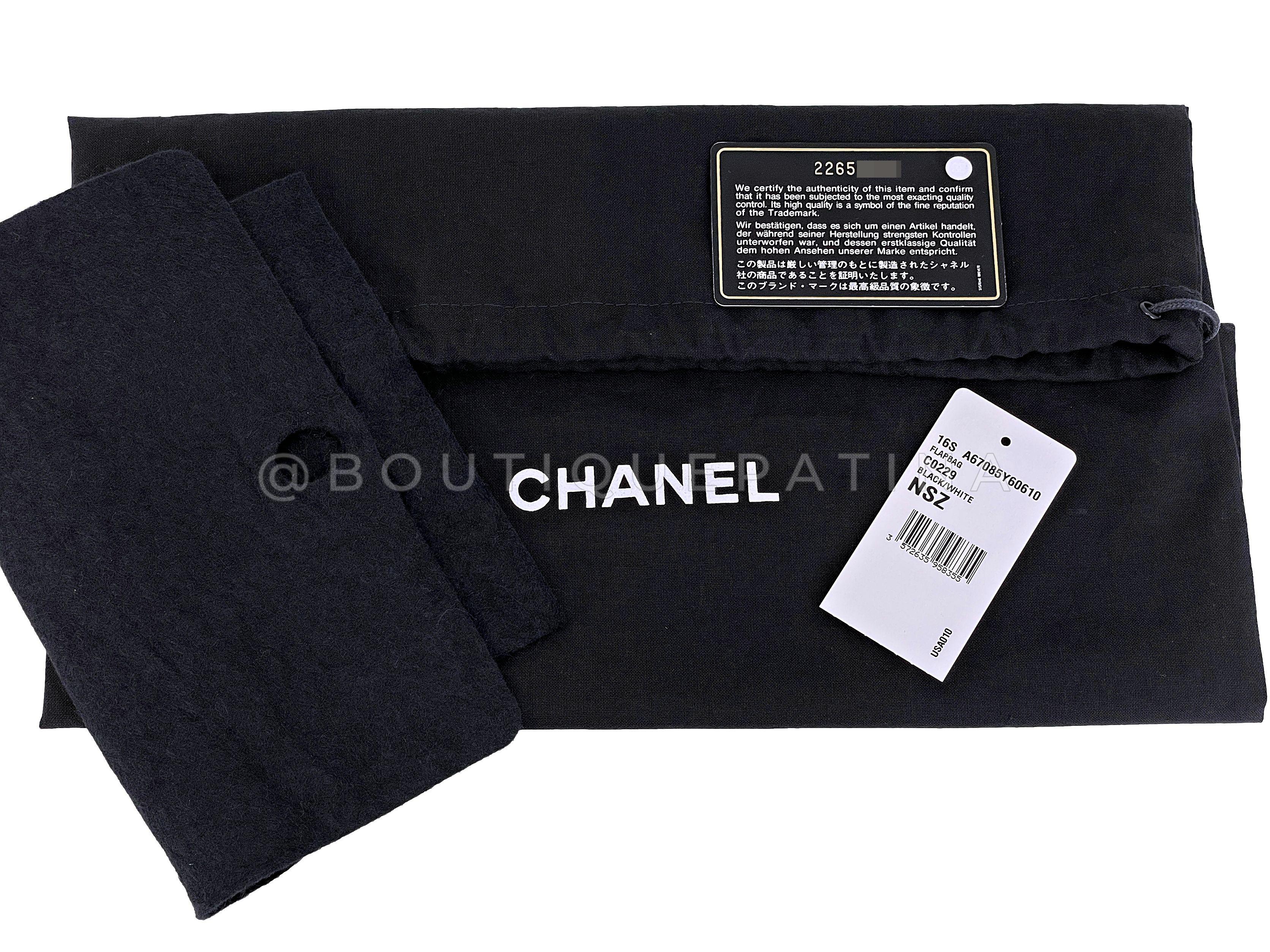 Rare Chanel Black 2016 Airlines Chevron Lizard Boy Classic Flap Bag 67244 For Sale 10