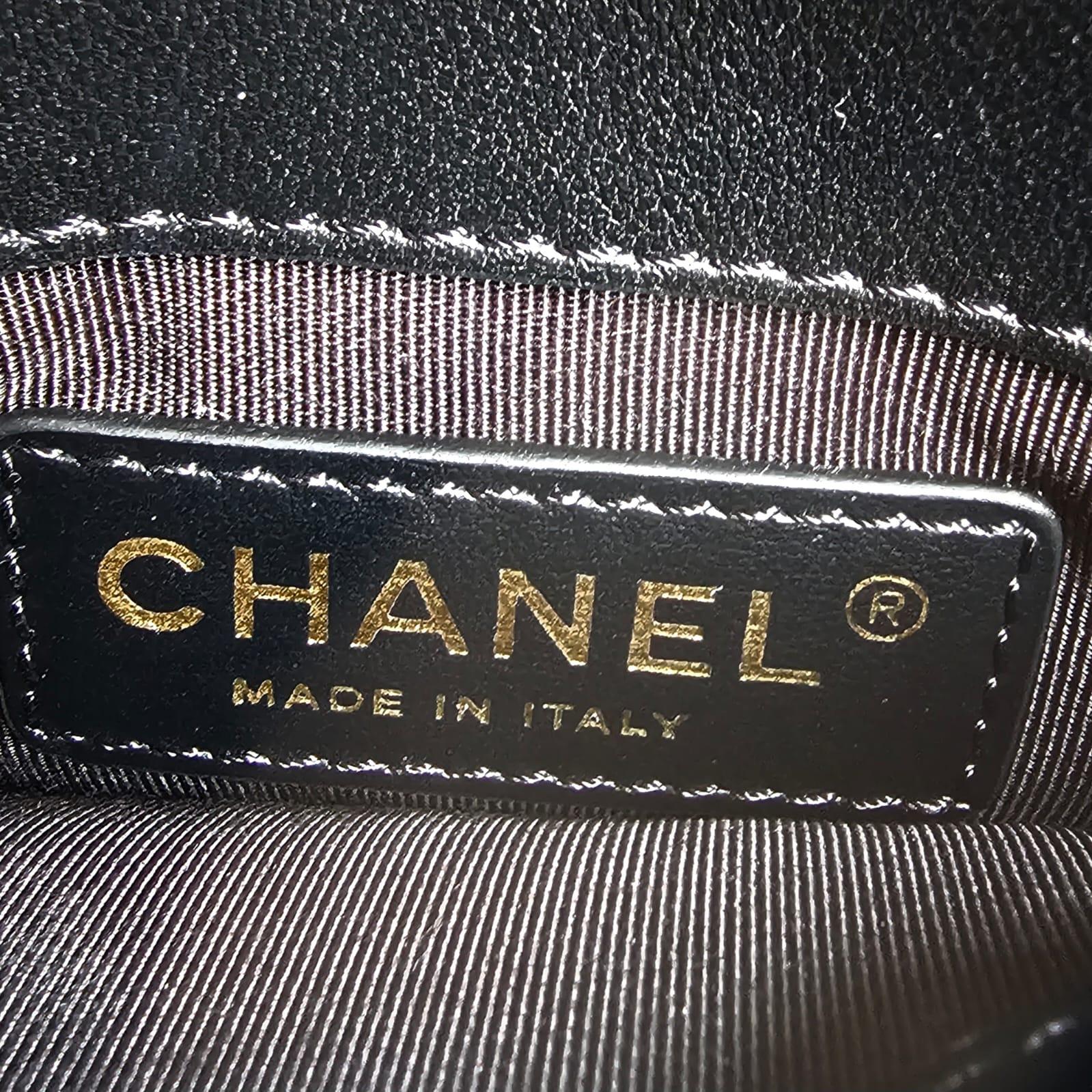 Seltene Chanel Schwarze gesteppte Side Pack-Doppeltasche aus Lammfell im Angebot 12
