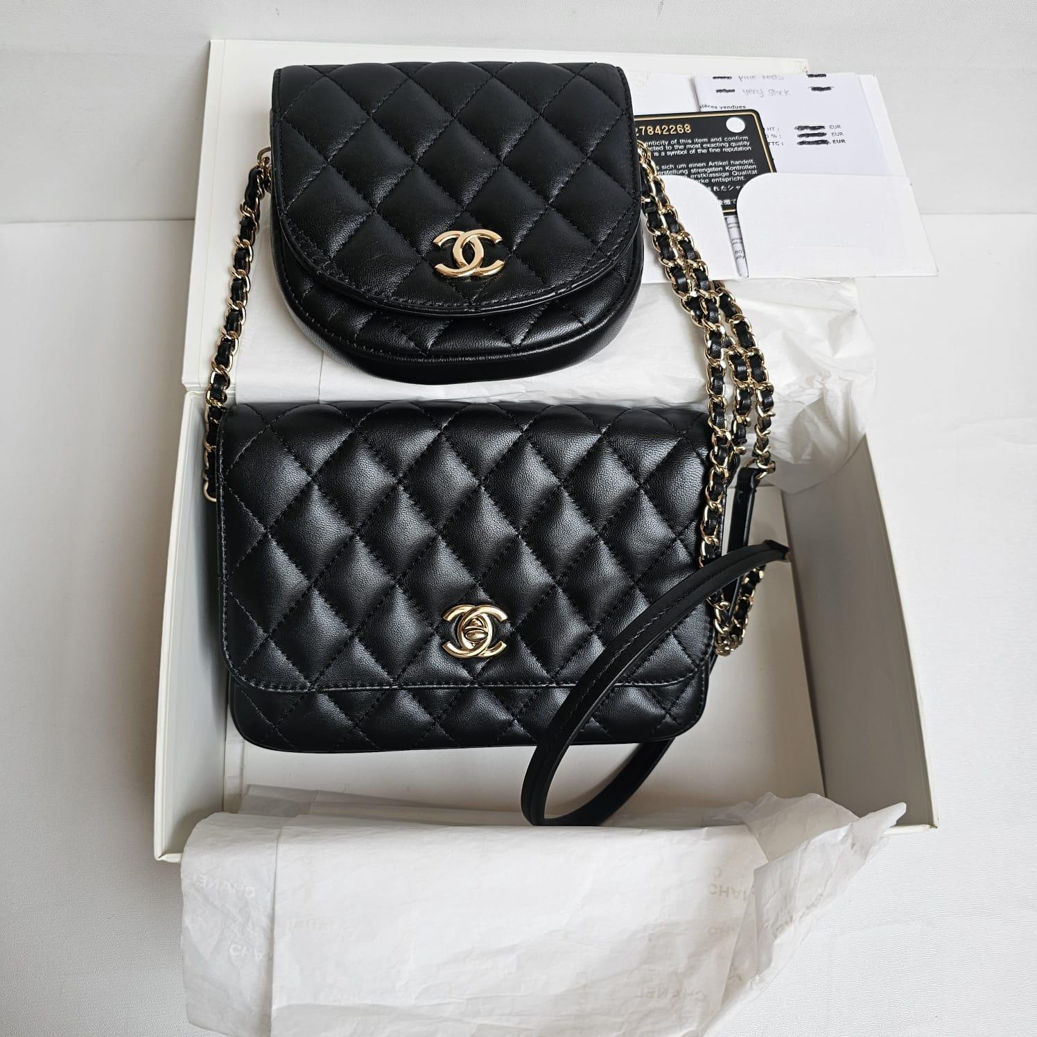 Seltene Chanel Schwarze gesteppte Side Pack-Doppeltasche aus Lammfell im Angebot 15