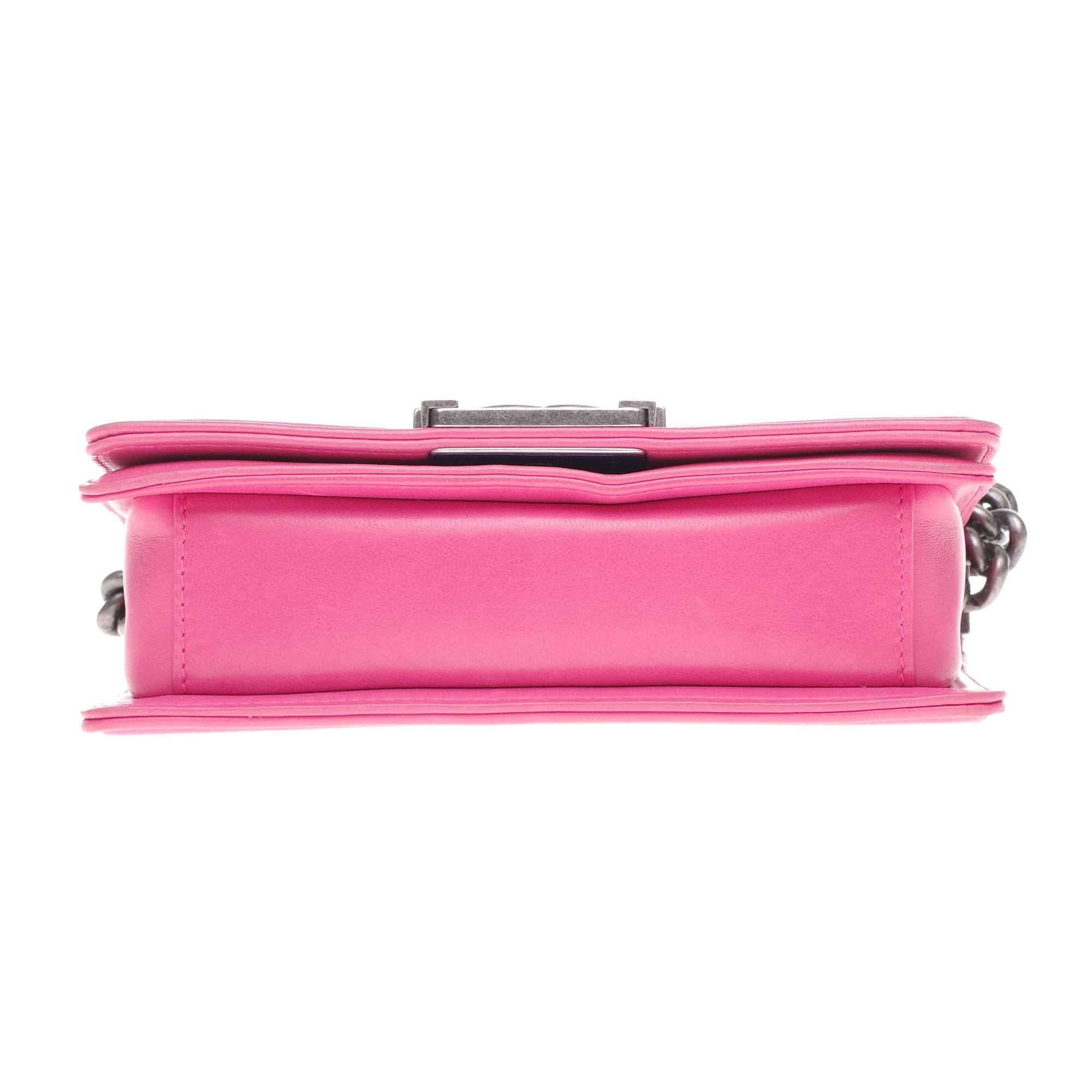 Rare Chanel Boy in Pink leather and stingray fish, antique silver hardware 5