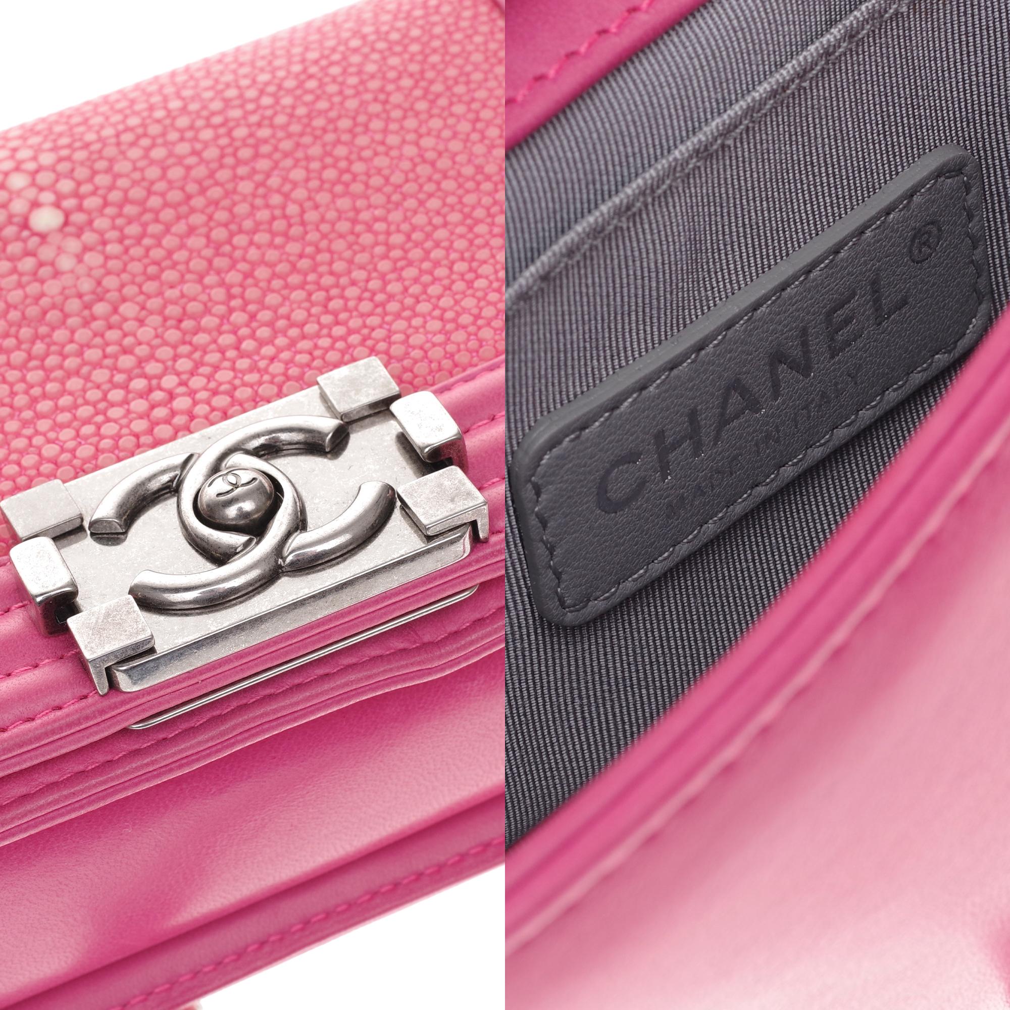 Rare Chanel Boy in Pink leather and stingray fish, antique silver hardware 1