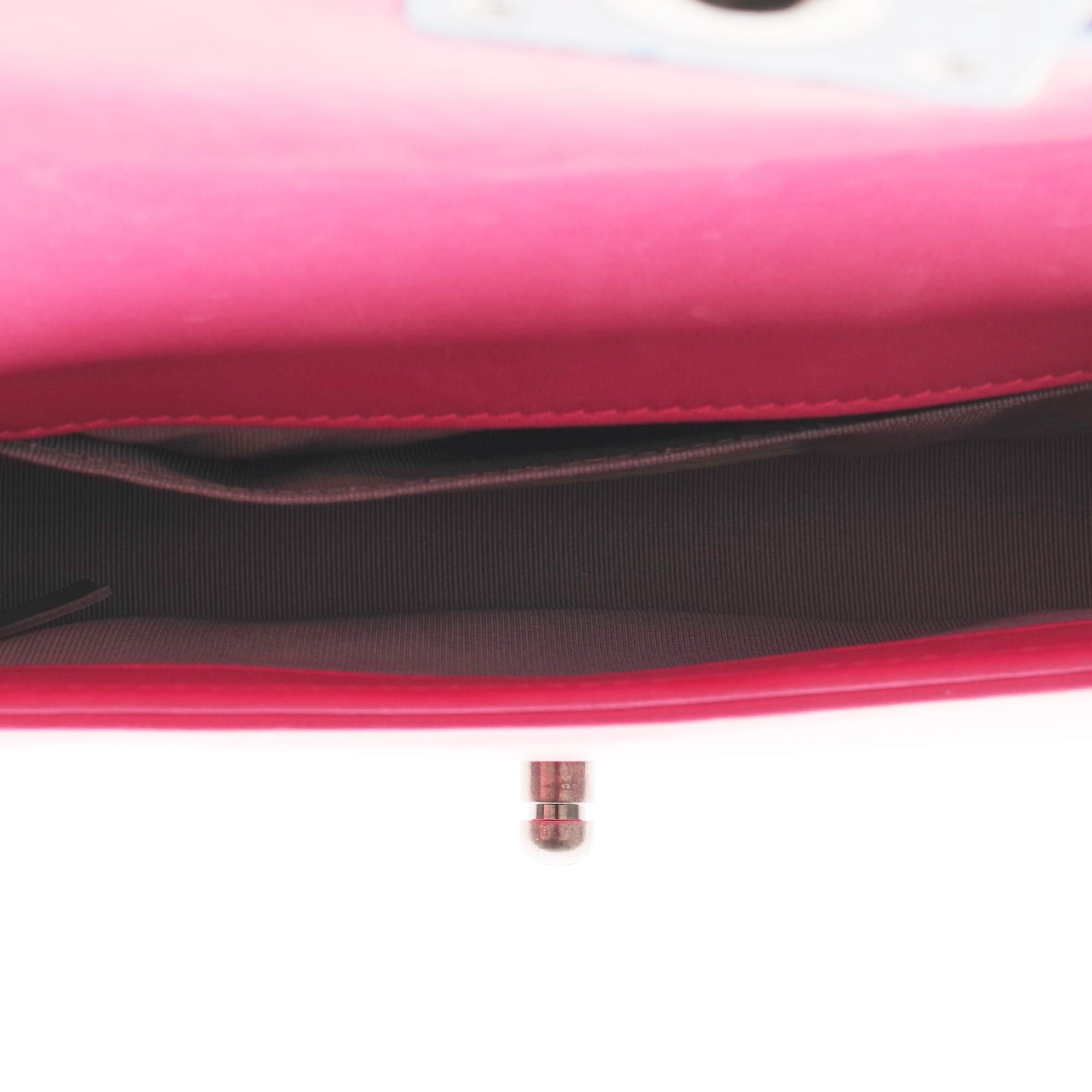 Rare Chanel Boy in Pink leather and stingray fish, antique silver hardware 3