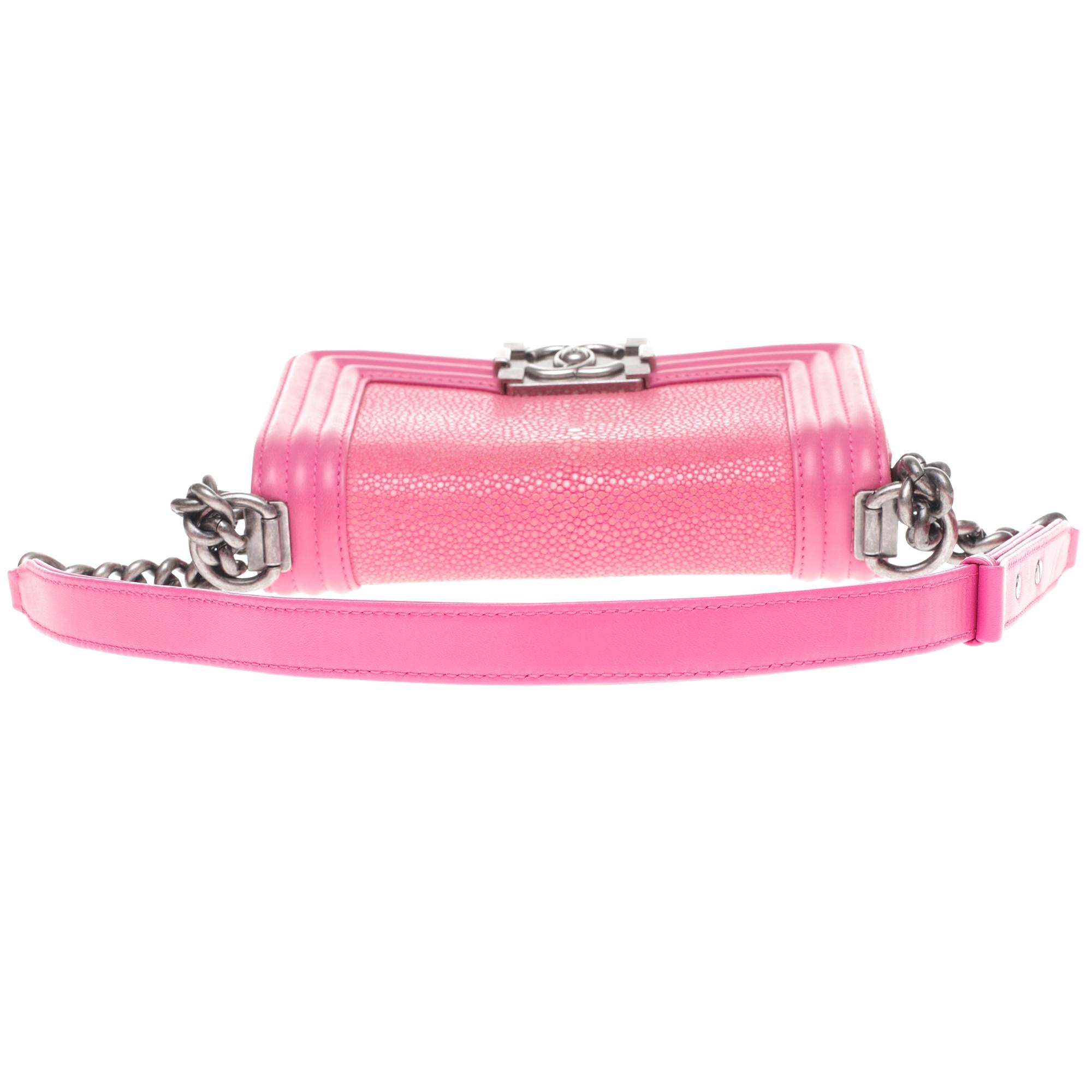Rare Chanel Boy in Pink leather and stingray fish, antique silver hardware 4