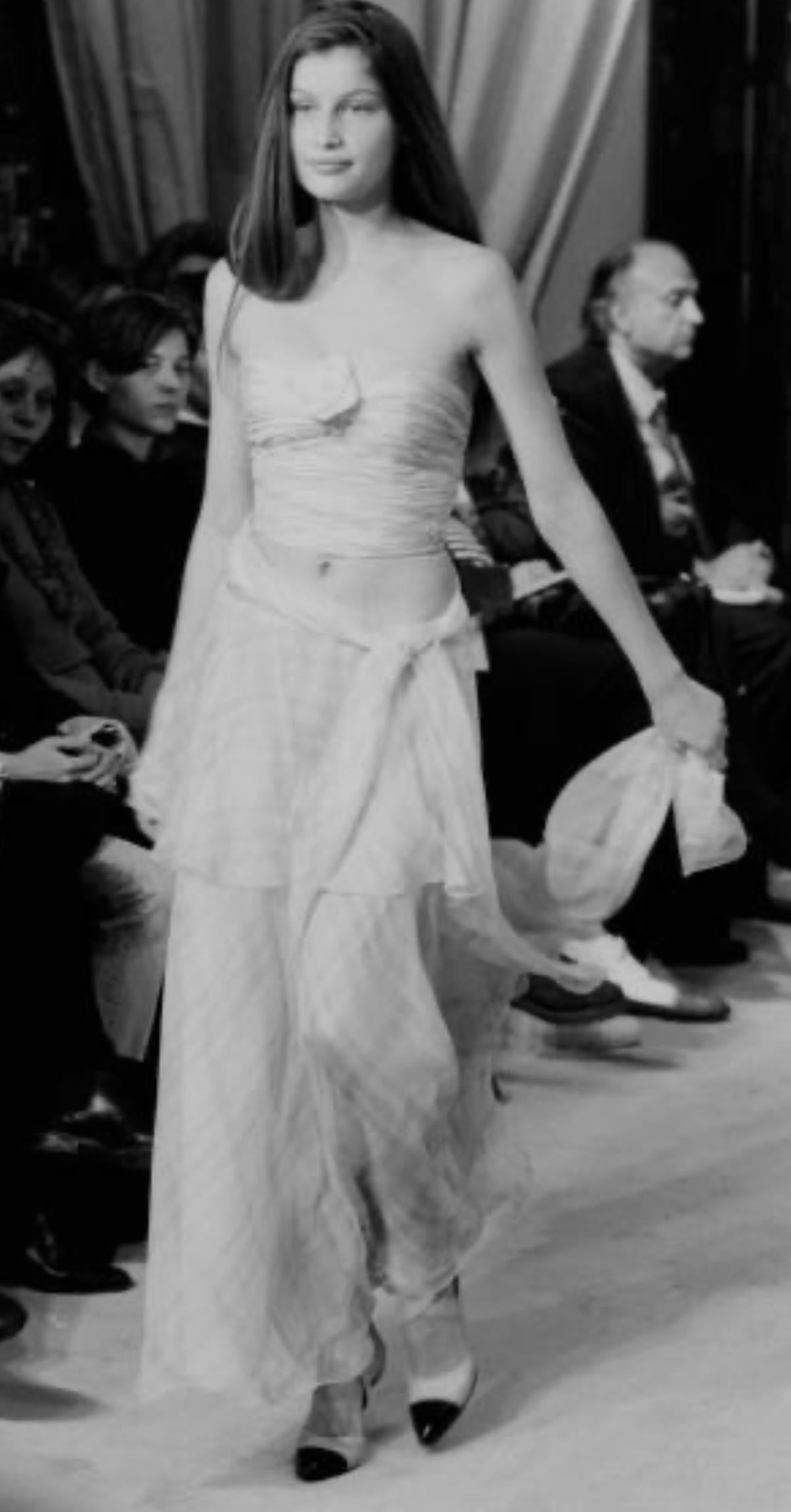 Women's Rare Chanel by Karl Lagerfeld Cruise 1995 pink silk set corset bustier and skirt For Sale