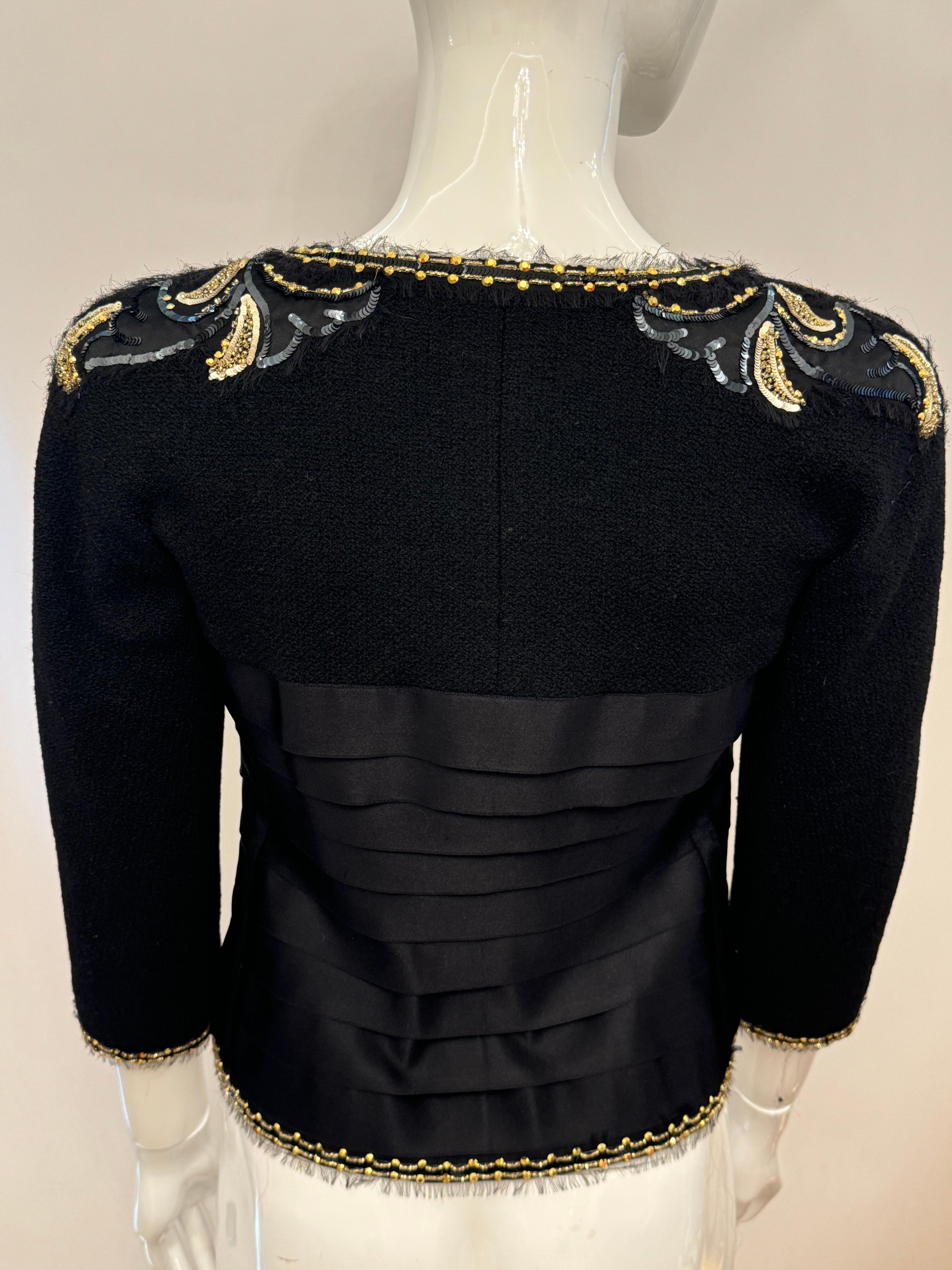 Rare Chanel by Karl Lagerfeld F/W 2006 runway embroidery jacket For Sale 7