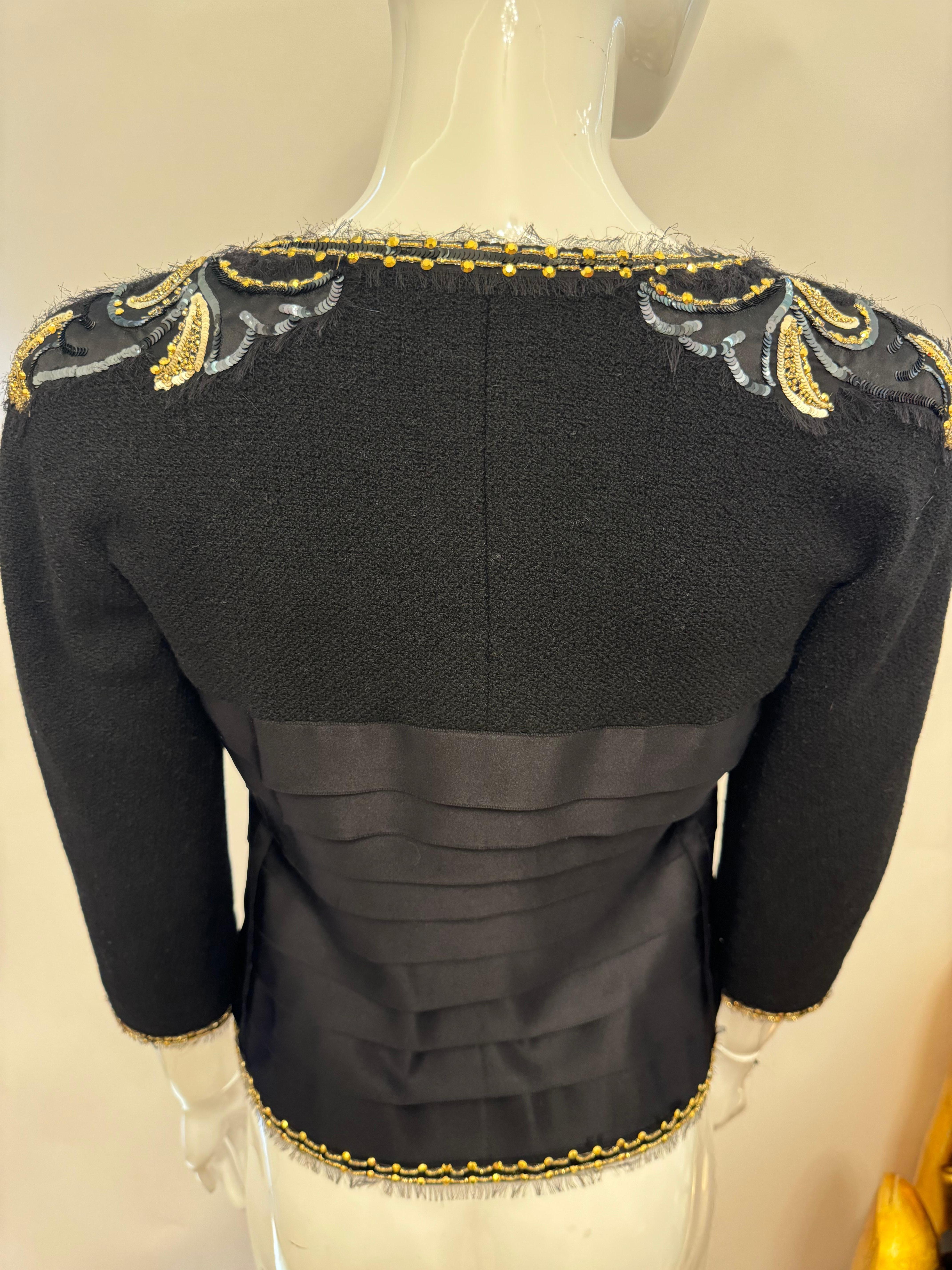 Rare Chanel by Karl Lagerfeld F/W 2006 runway embroidery jacket For Sale 10