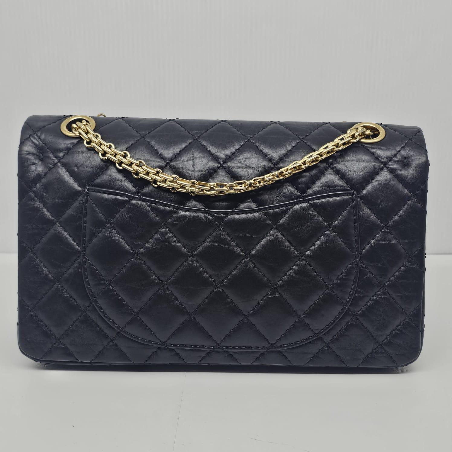 Raro bolso con solapa Chanel Casino Charms Medium Reissue 2.55 en venta 5