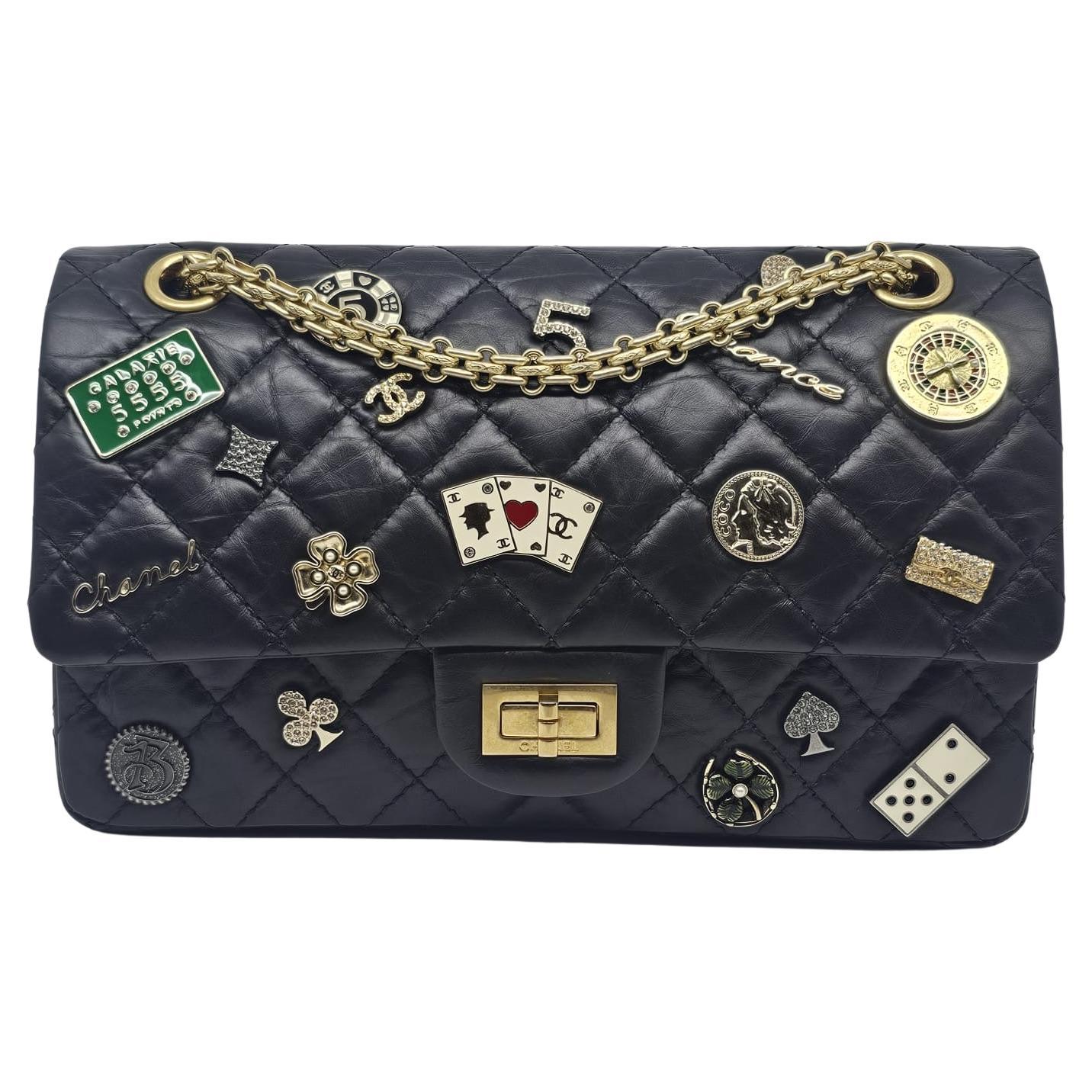 Raro bolso con solapa Chanel Casino Charms Medium Reissue 2.55 en venta