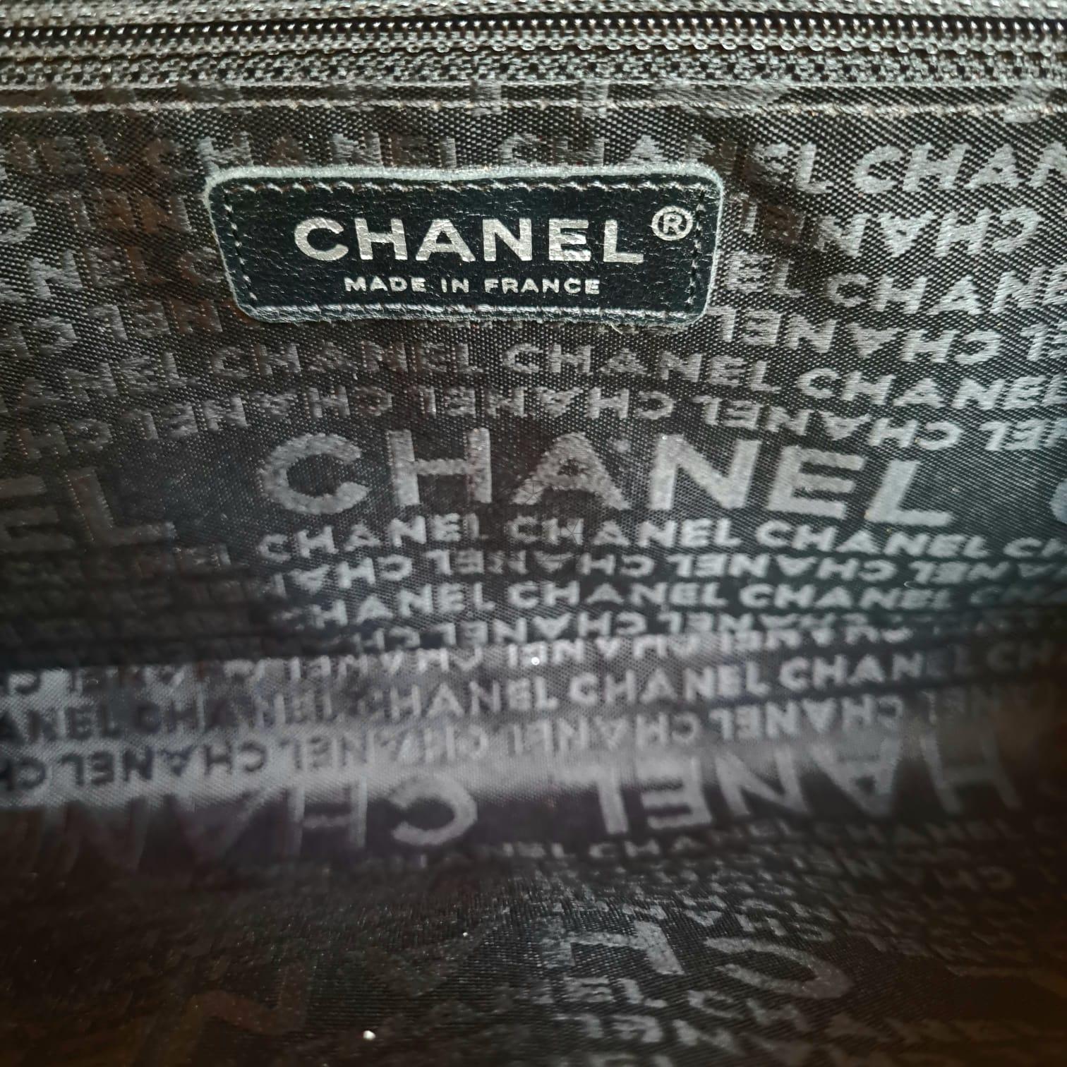 Rare Chanel Chain Through Flap Black Patent Medium Flap Bag For Sale 1
