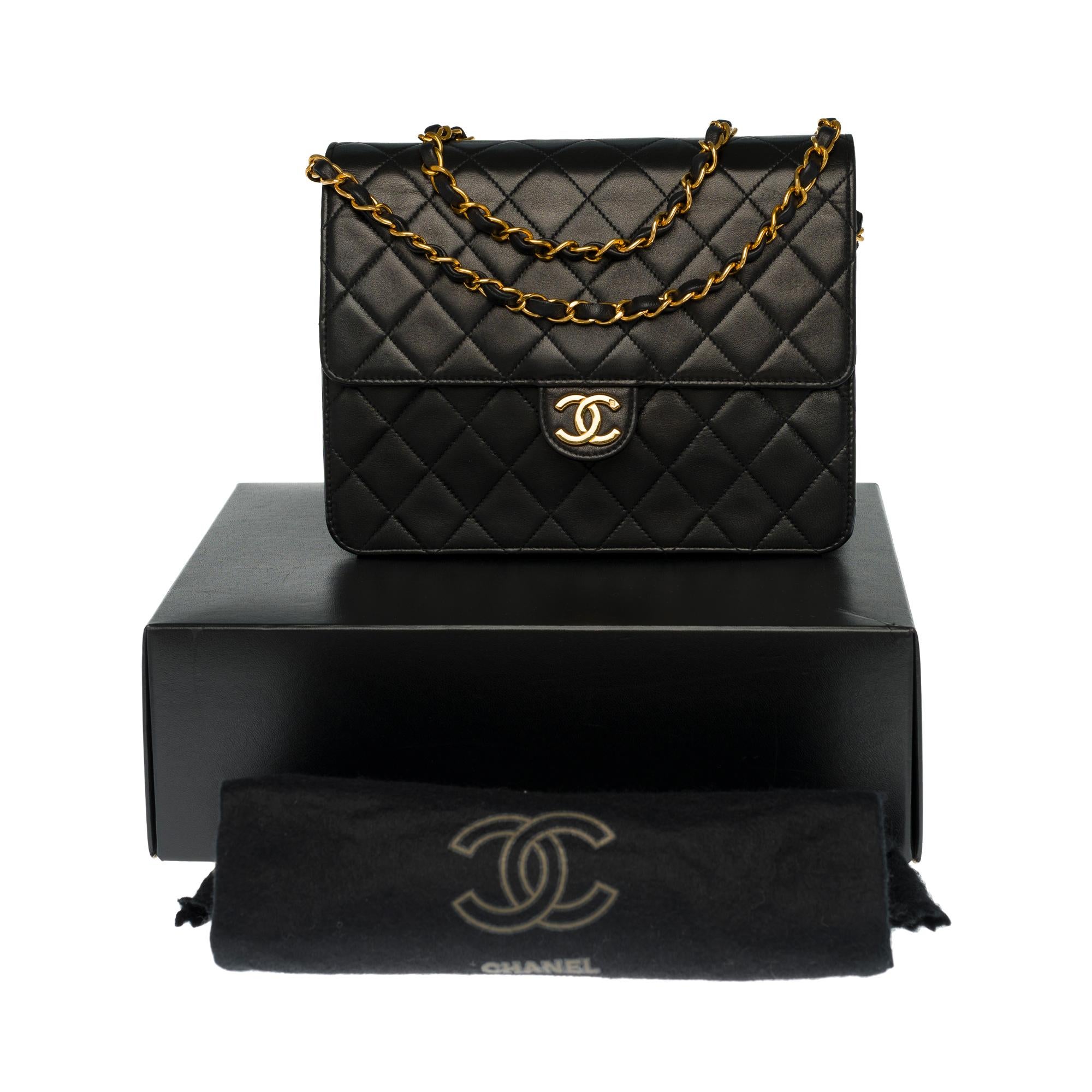 Rare Chanel Classic 22cm shoulder bag in black quilted lambskin with GHW 4