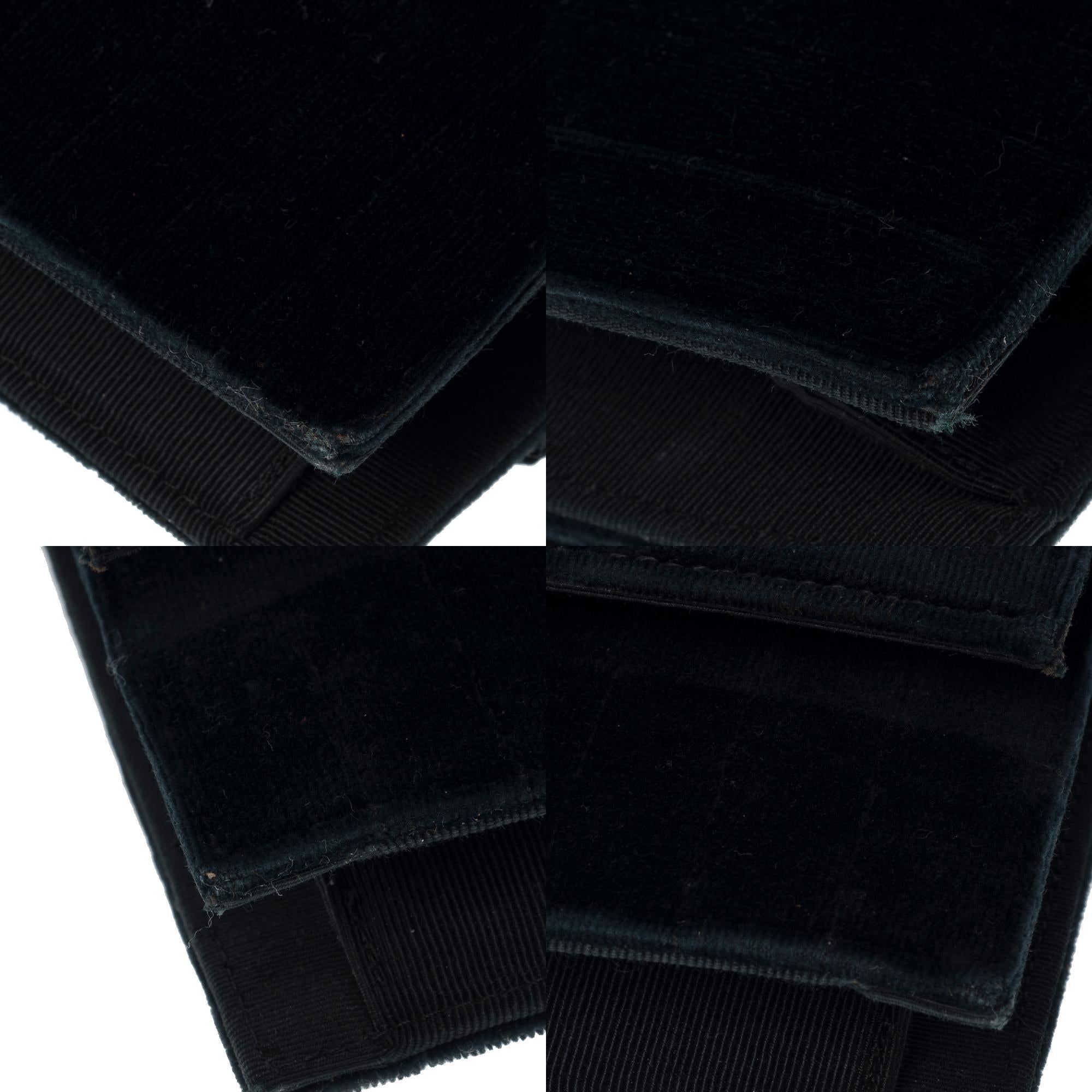 Rare Chanel Classic shoulder flap bag in black velvet, GHW 6