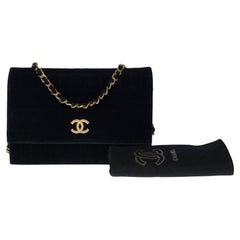 Rare Chanel Classic shoulder flap bag in black velvet, GHW