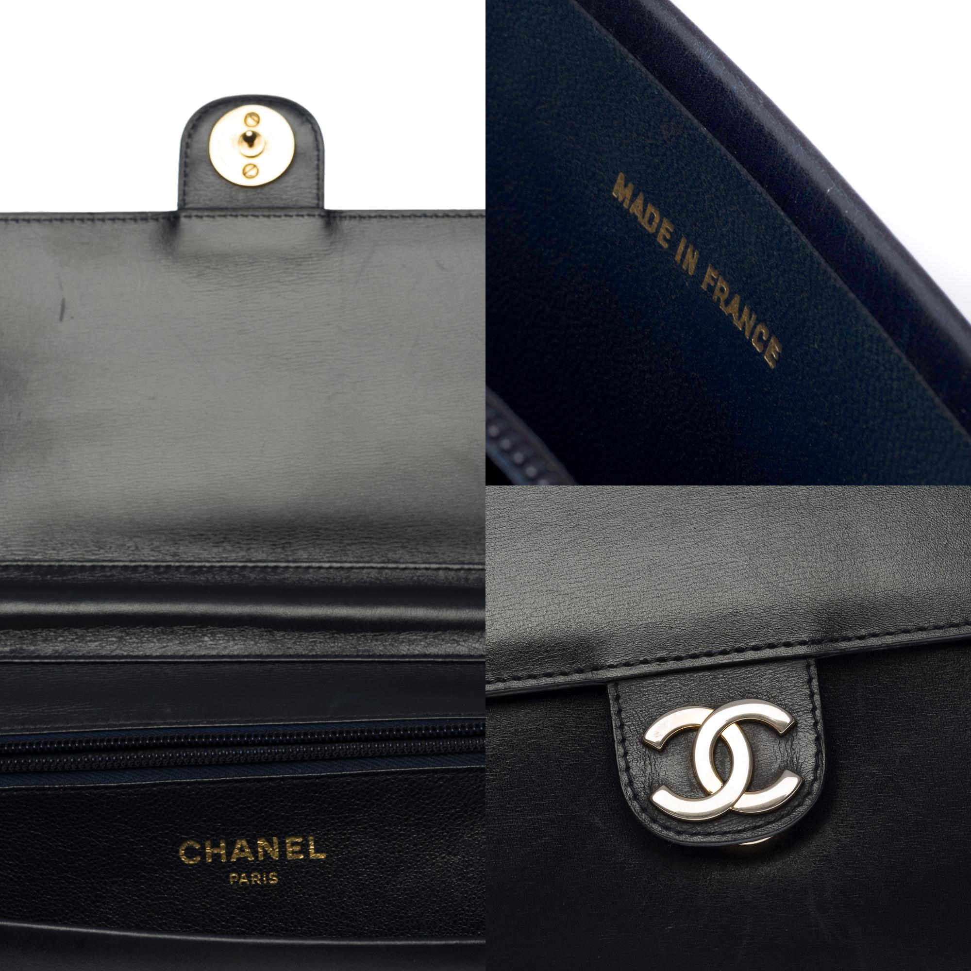 Women's Rare Chanel Classic shoulder flap bag in Navy blue box calfskin, GHW