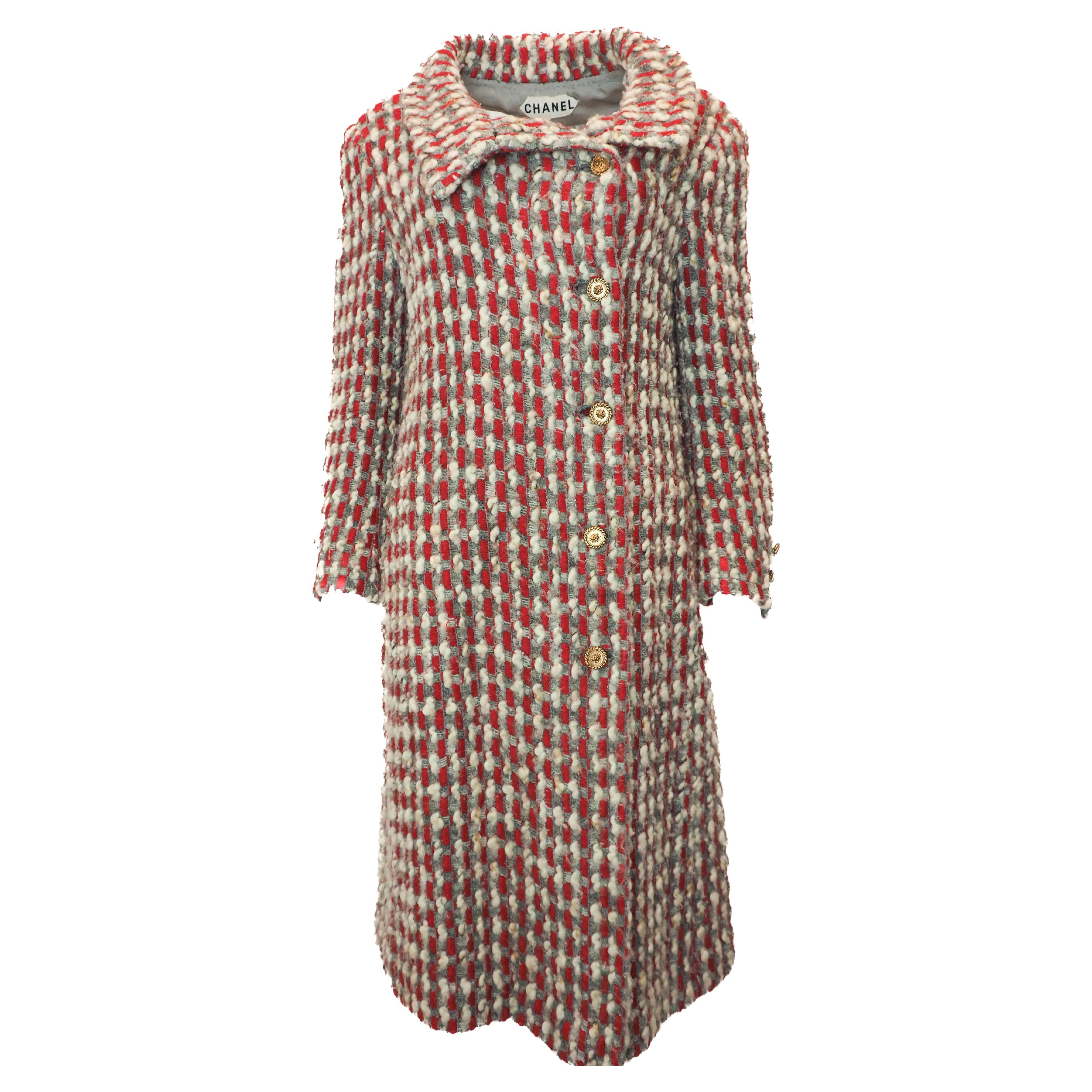 Raro abrigo largo Chanel Couture rojo y gris tejido numerado en venta