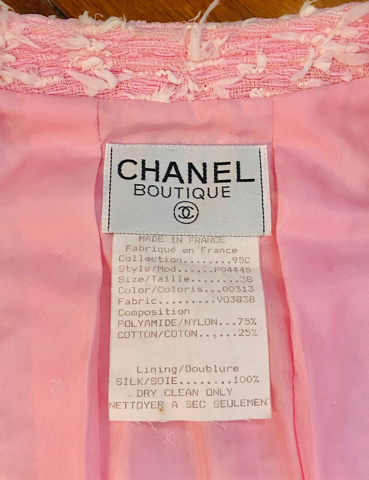 Seltene und Sammler Chanel Cruise 1995 rosa Boucle Jacke CC Logo Spiegel Knöpfe Größe 38 FR ausgezeichneten Zustand 
