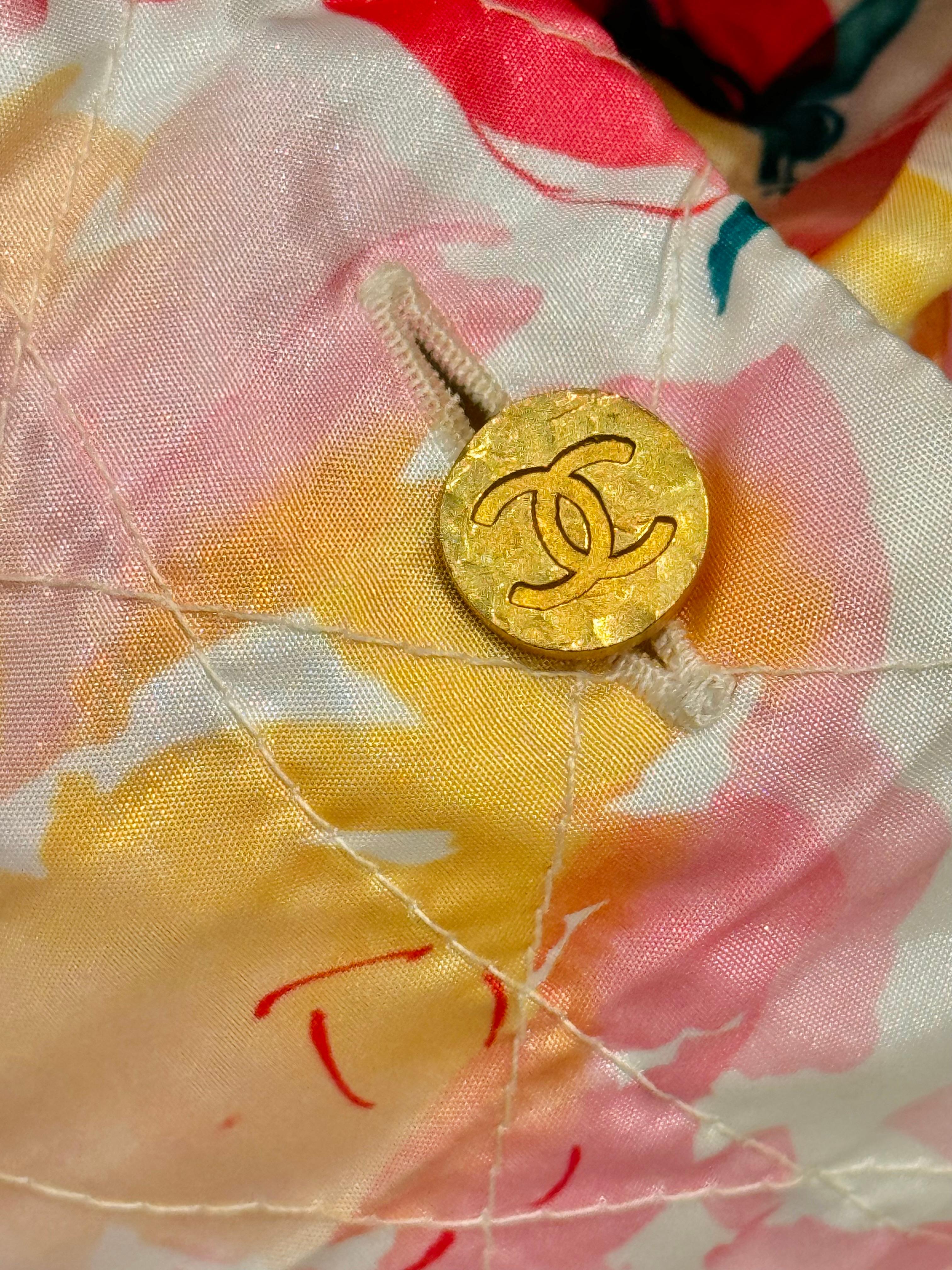 Rare Chanel runway resort 1995 flowers print coat, size L like one size, hood removable, excellent condition, chanel 24k gold plated buttons 