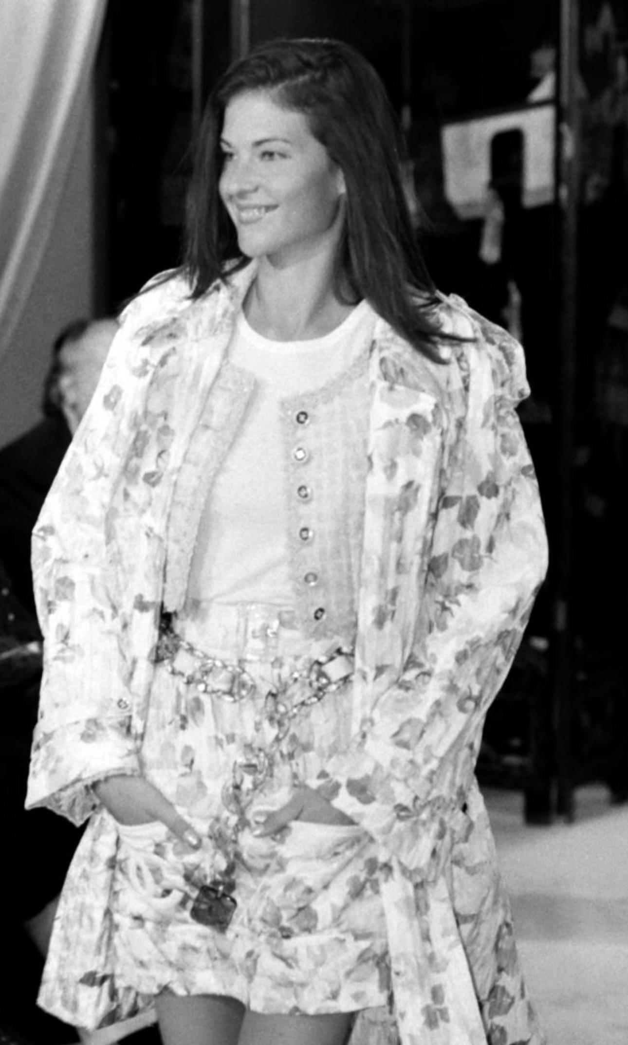 Brown Rare Chanel Cruise 1995 runway flowers print coat one size
