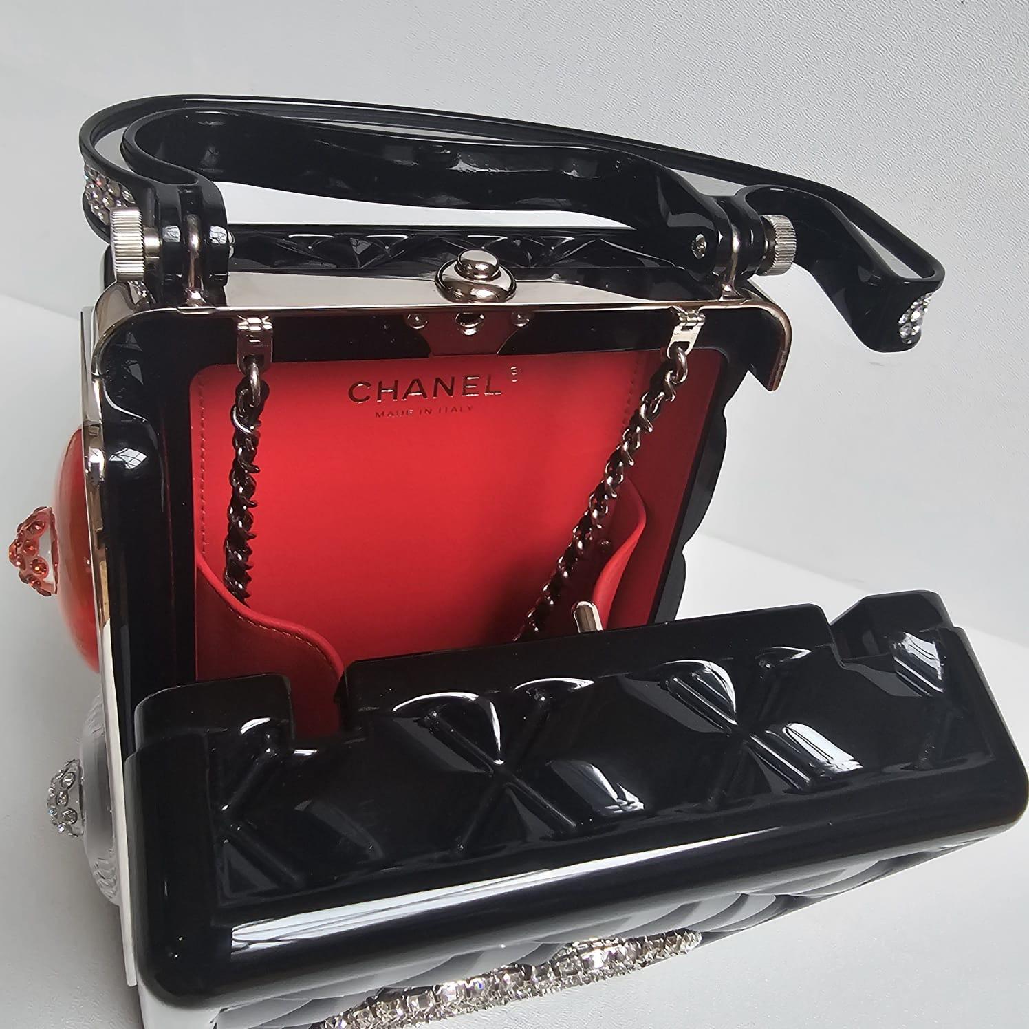 Rare Chanel Cruise 2020 Traffic Light Minaudiere Bag For Sale 10
