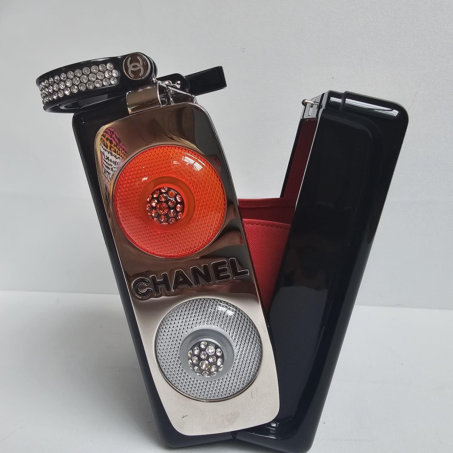 Rare Chanel Cruise 2020 Traffic Light Minaudiere Bag In Excellent Condition For Sale In Jakarta, Daerah Khusus Ibukota Jakarta