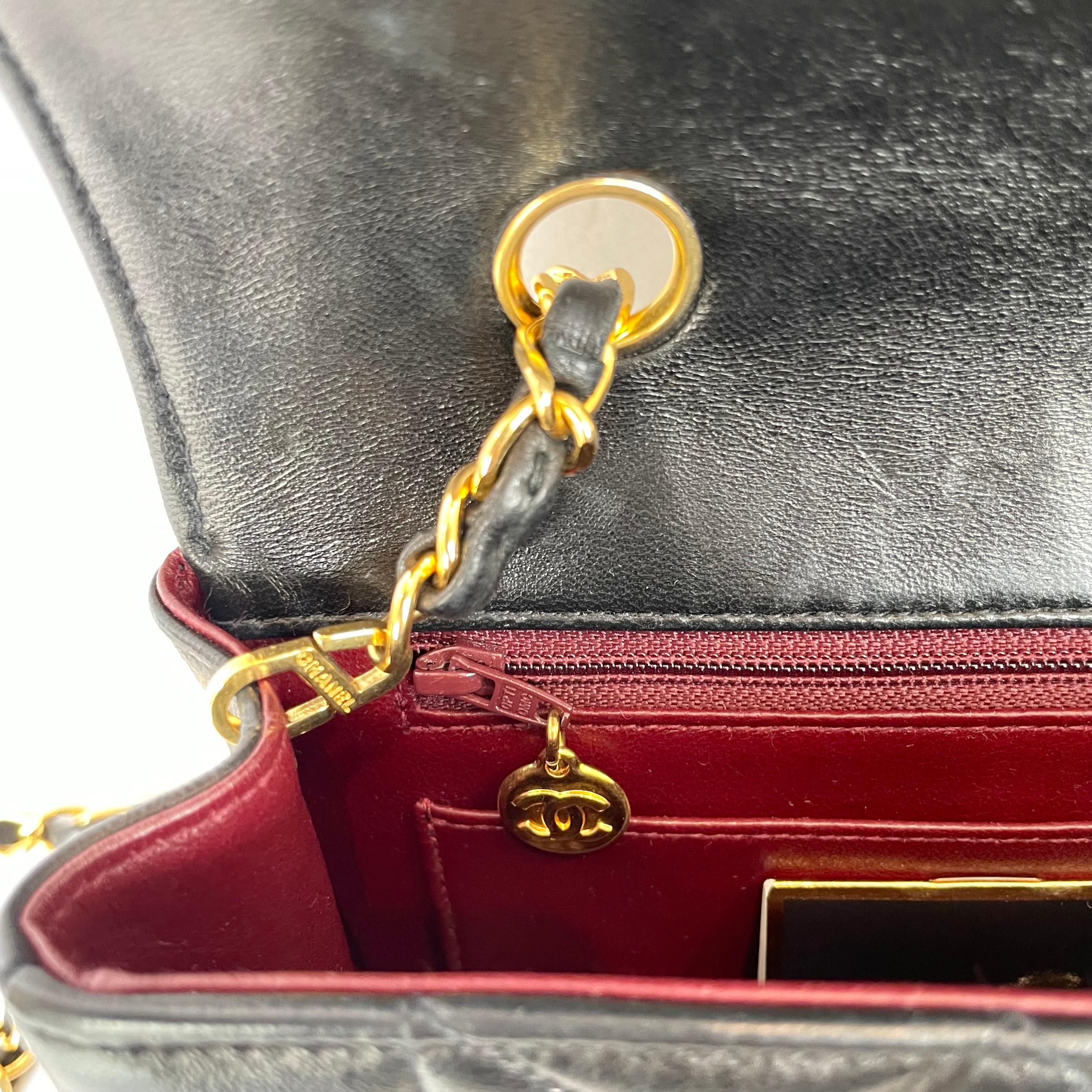 Rare Chanel Diana Shoulder Bag Black Quilted Lambskin Leather, 1990s France For Sale 7