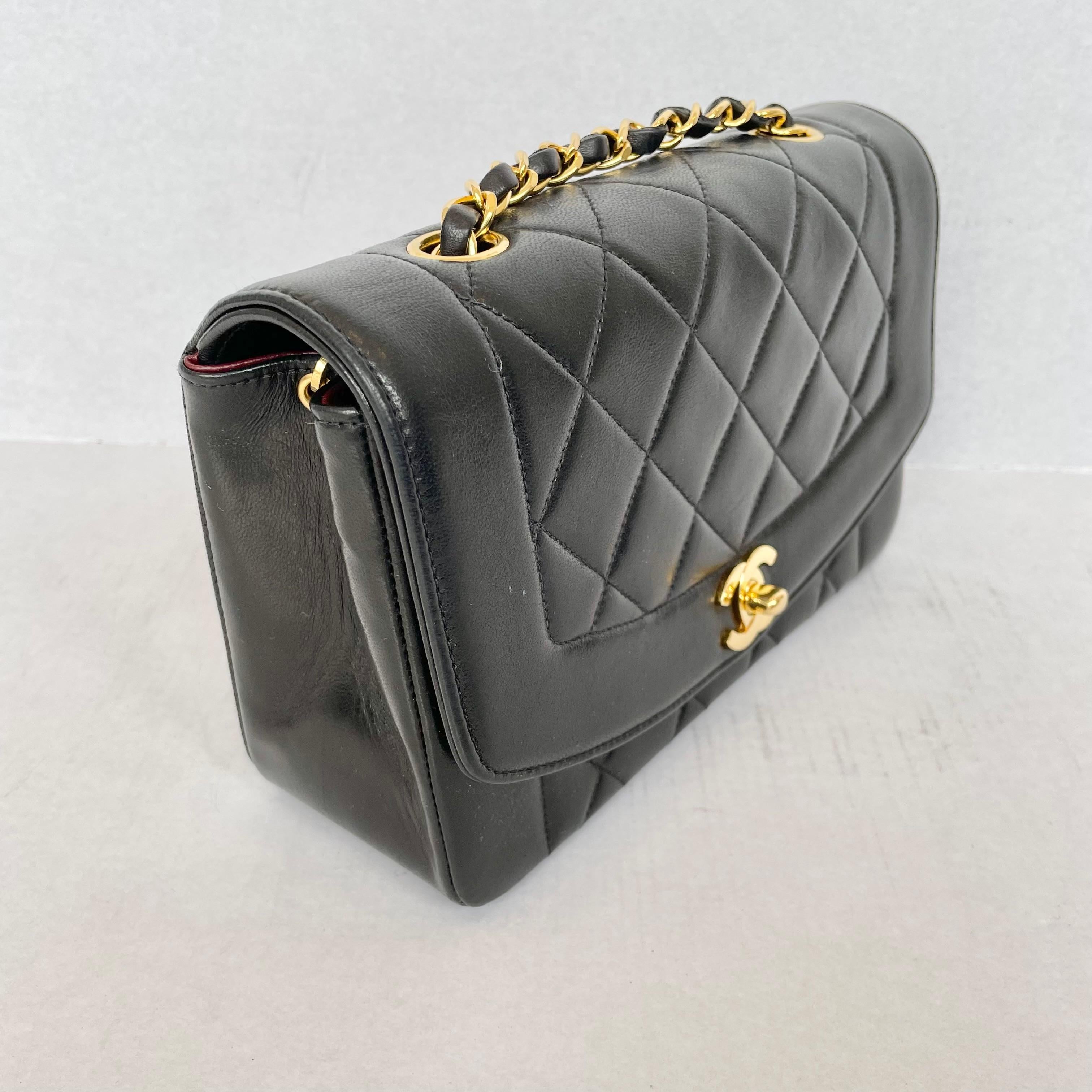 Rare Chanel Diana Shoulder Bag Black Quilted Lambskin Leather, 1990s France In Good Condition For Sale In Los Angeles, CA