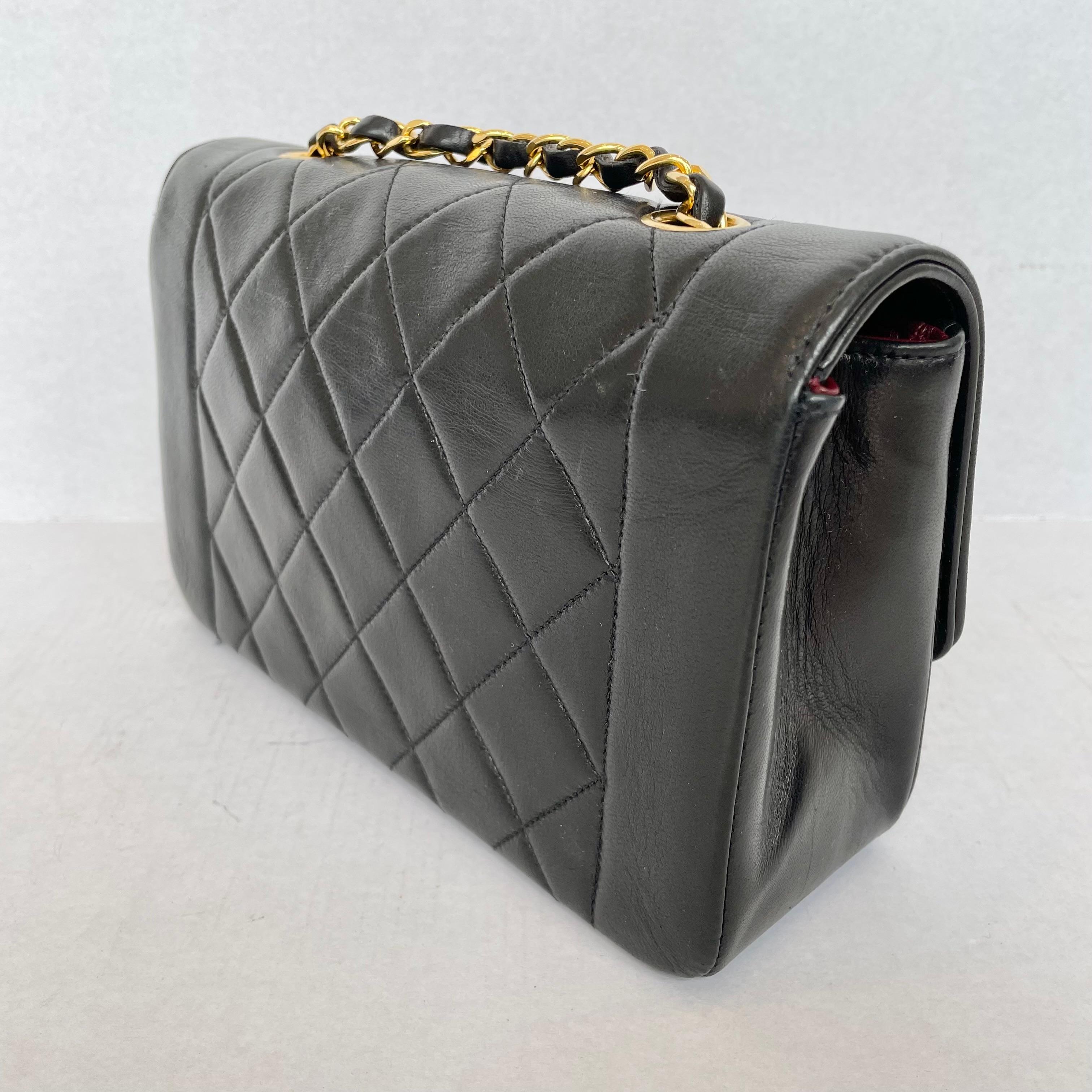 Late 20th Century Rare Chanel Diana Shoulder Bag Black Quilted Lambskin Leather, 1990s France For Sale