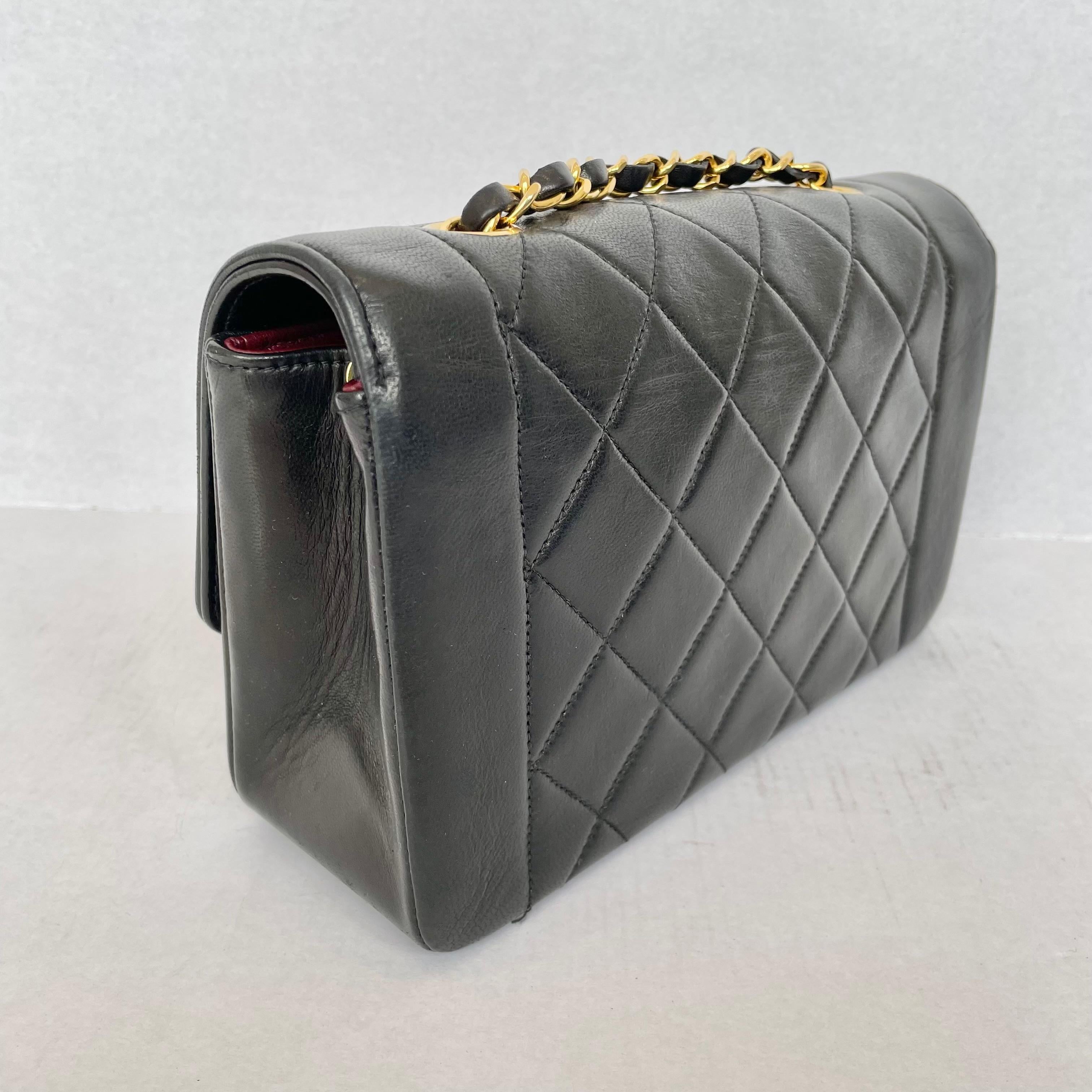 Rare Chanel Diana Shoulder Bag Black Quilted Lambskin Leather, 1990s France For Sale 2
