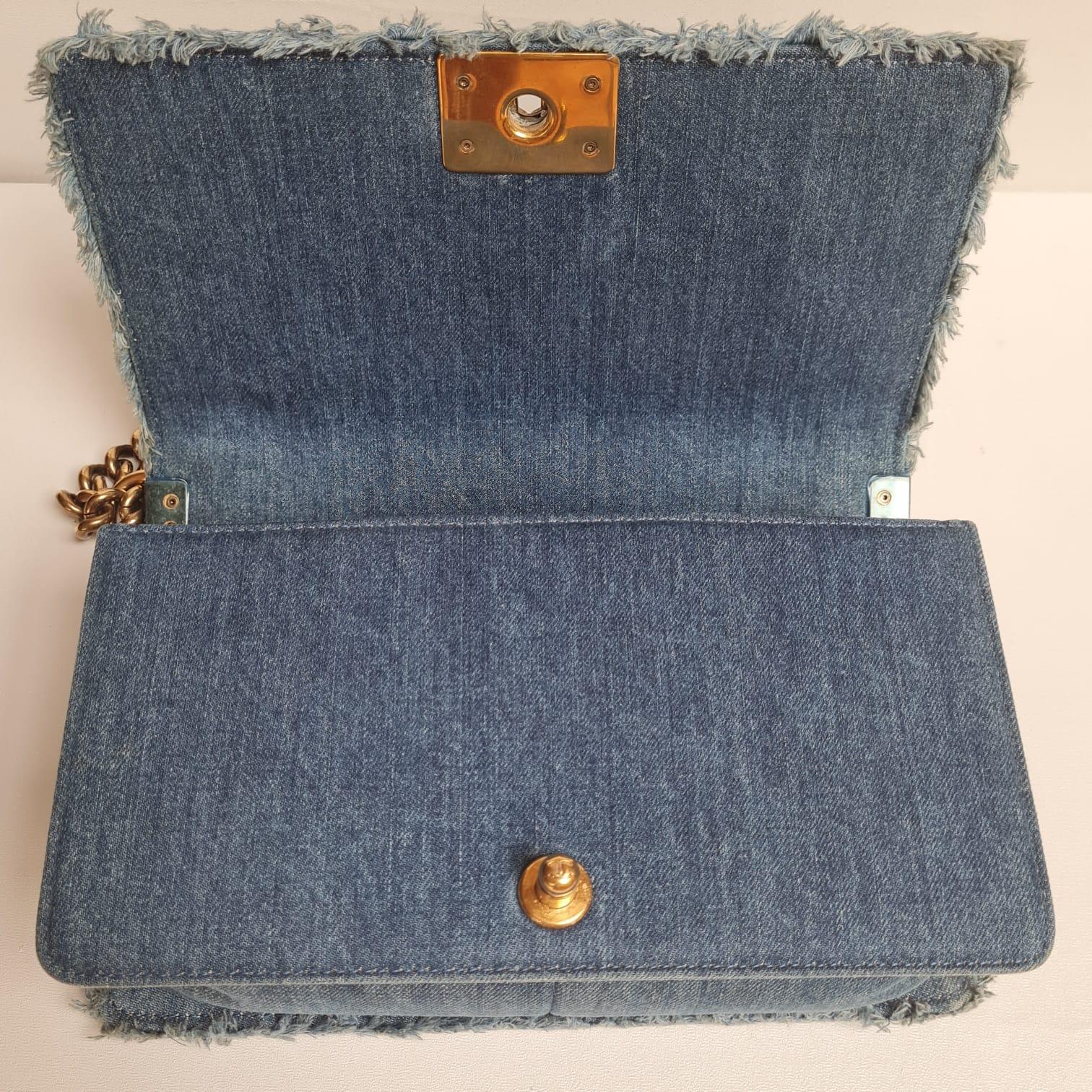 Seltene Chanel Distressed Blaue Denim-Patchwork-Tasche für Old Medium Boy 3