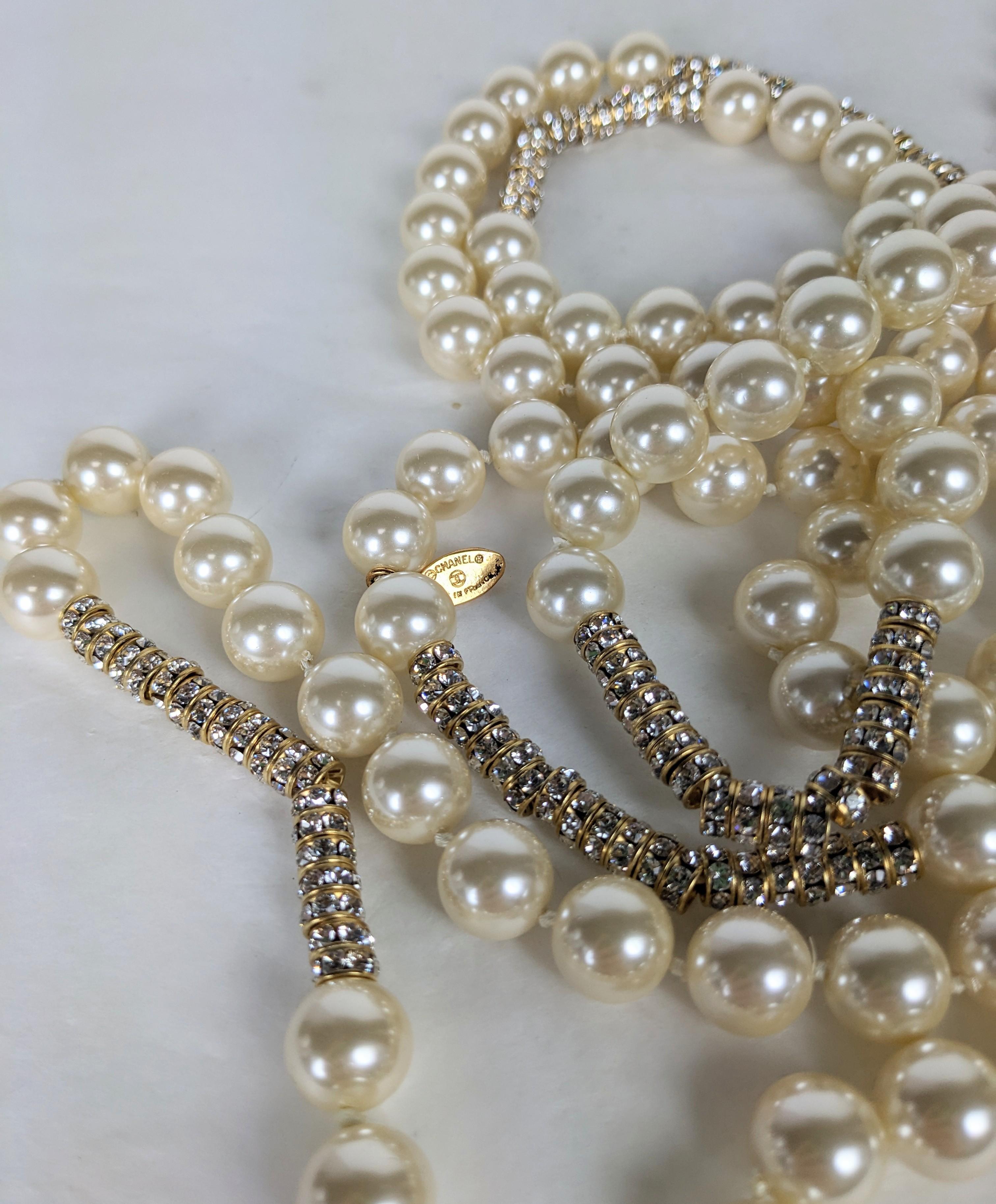 Rare collier Chanel à perles et cristaux sans fin Unisexe en vente