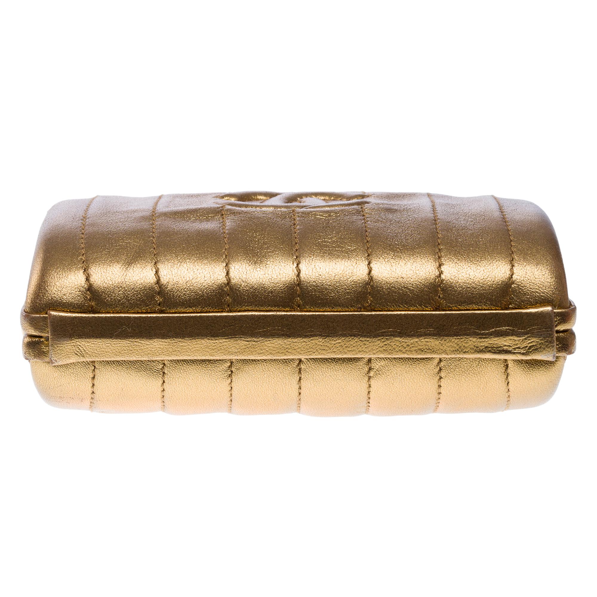 Rare Chanel Evening bag in metallic gold quilted lambskin, GHW 5