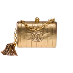 Rare Chanel Evening bag in metallic gold quilted lambskin, GHW