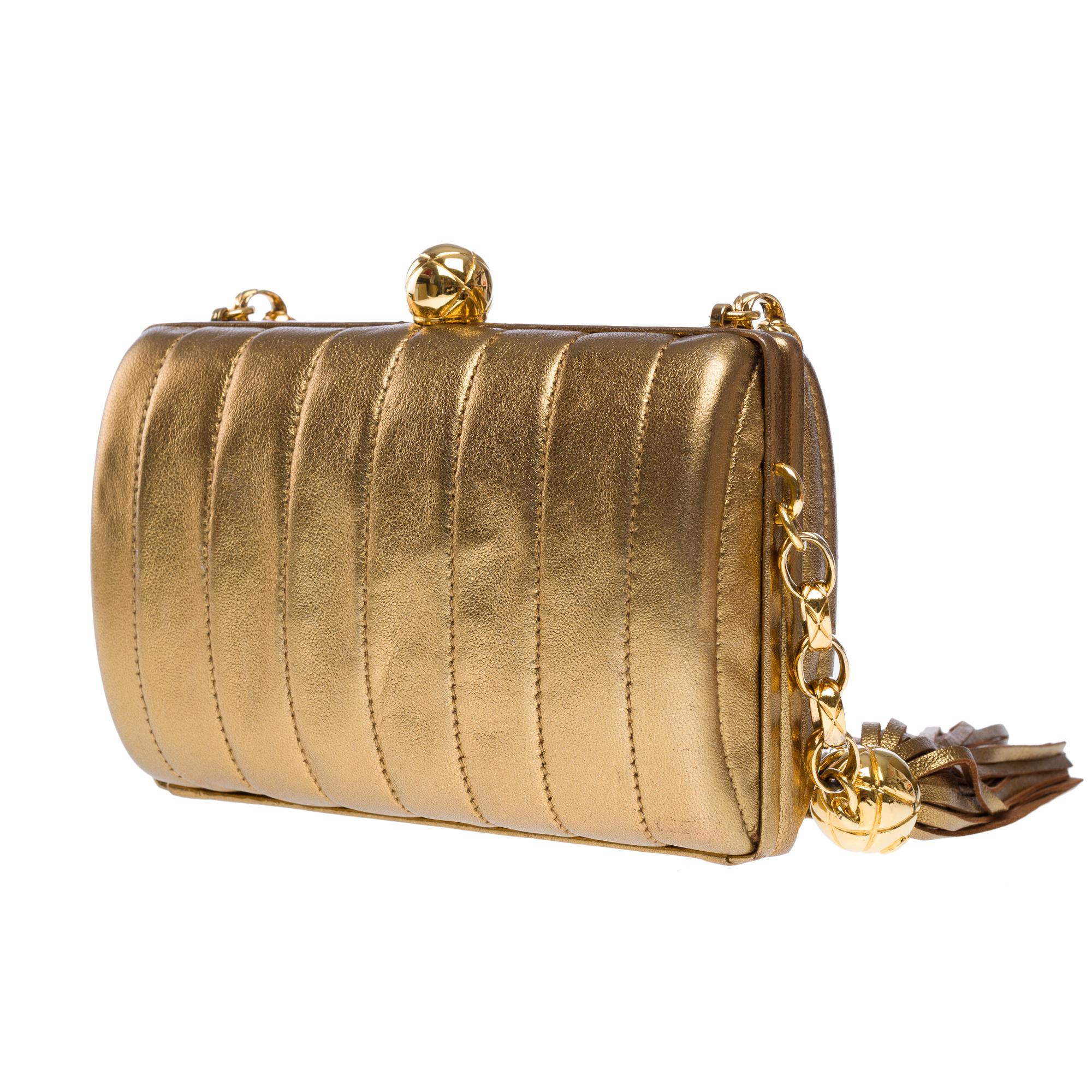 Women's Rare Chanel Evening bag in metallic gold quilted lambskin, GHW