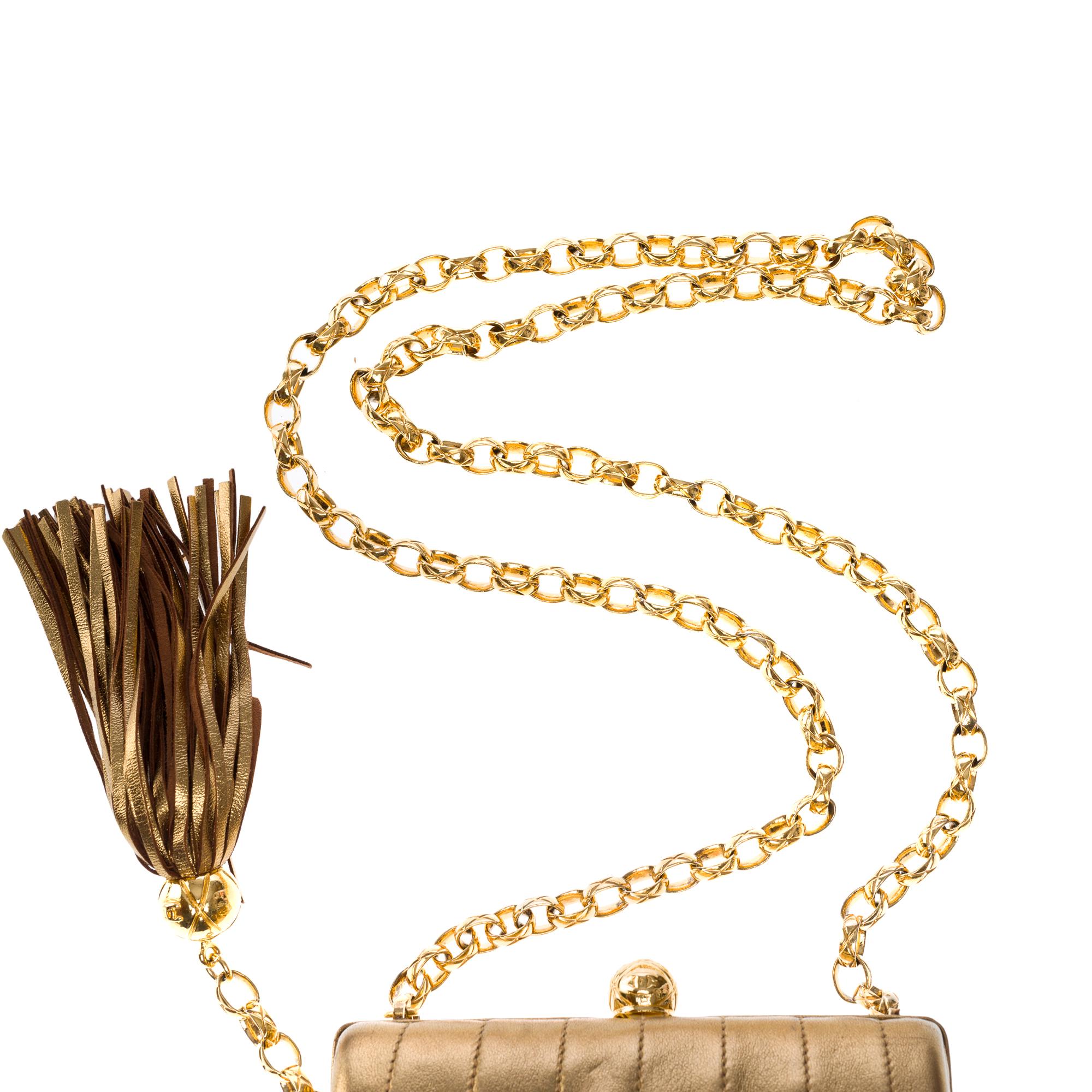 Rare Chanel Evening bag in metallic gold quilted lambskin, GHW 4
