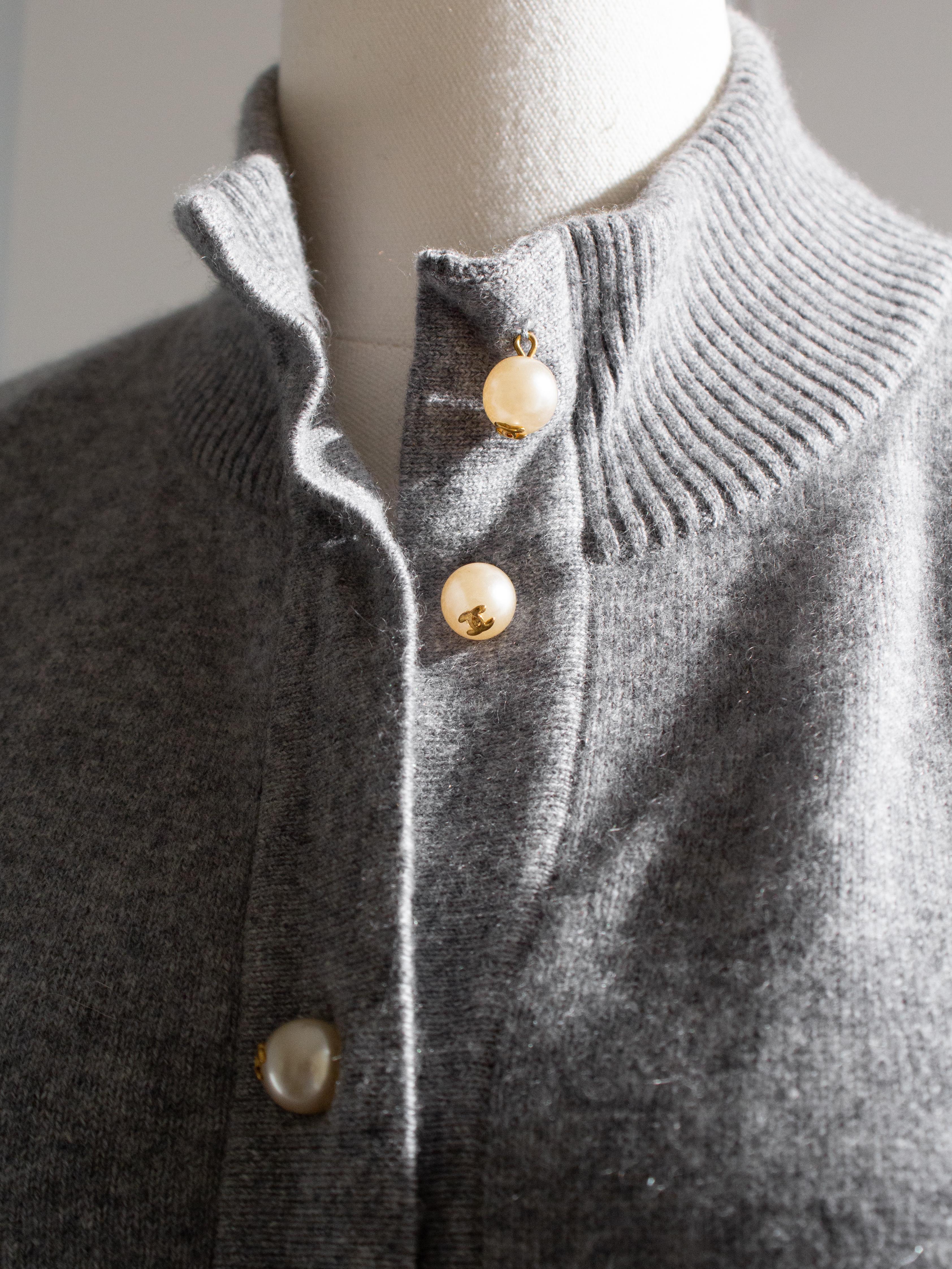 Raro mono Chanel F/W 1991 Gris Blanco Perla CC Cachemira Linda 91A en venta 7