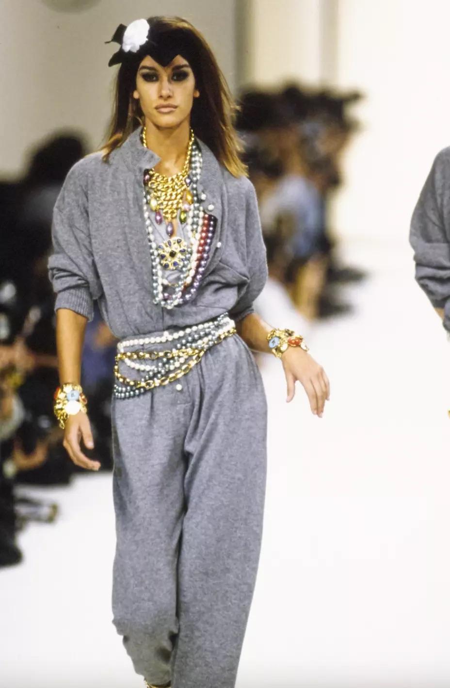 Rare Chanel F/W 1991 Grey White Pearl CC Cashmere Linda 91A Jumpsuit In Good Condition In Jersey City, NJ