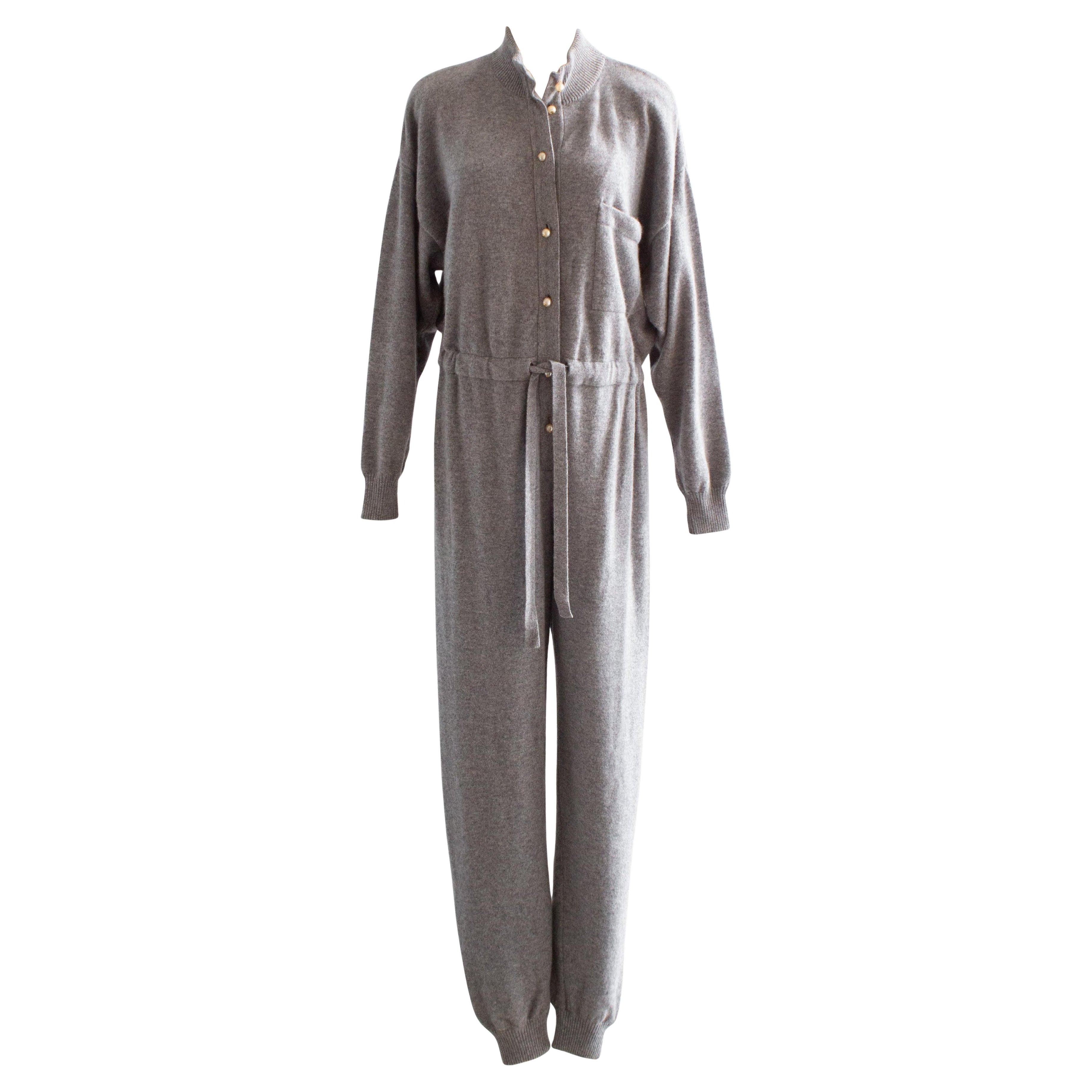 Rara tuta Chanel A/I 1991 Grigio Perla Bianca CC Cashmere Linda 91A