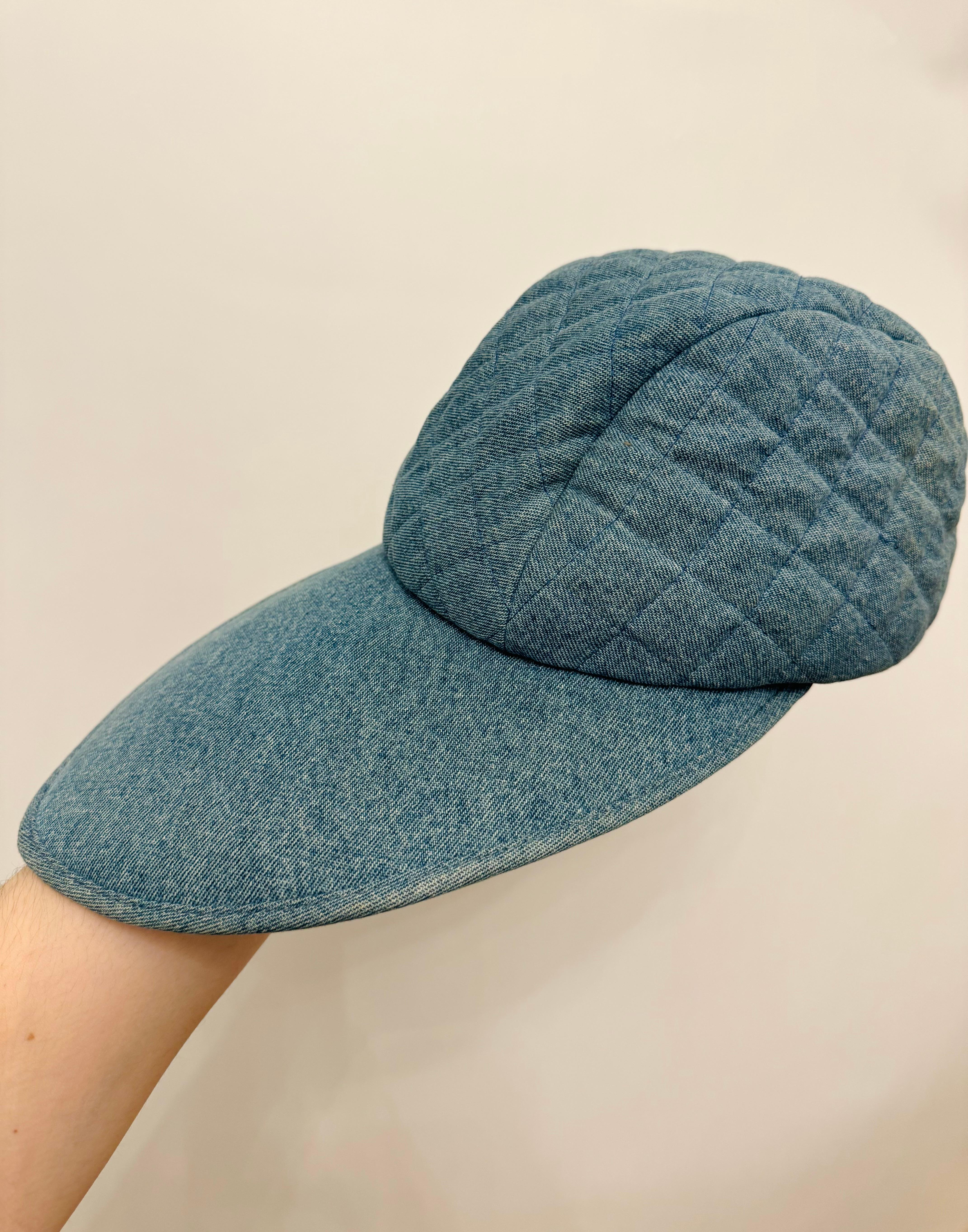 Raro cappellino da baseball in denim trapuntato Chanel A/I 1991 Hip Hop Collection in vendita 8