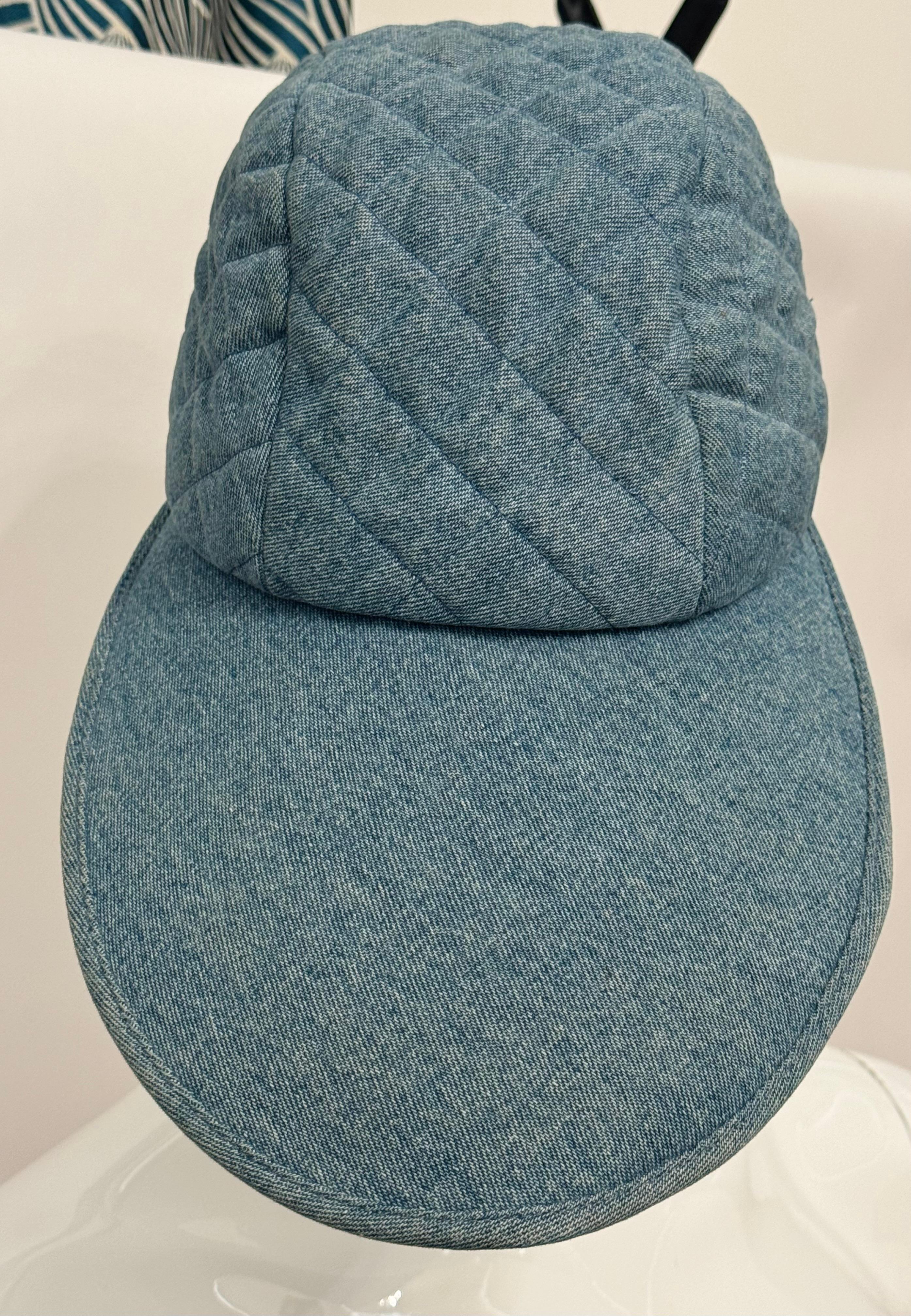 Raro cappellino da baseball in denim trapuntato Chanel A/I 1991 Hip Hop Collection in vendita 11