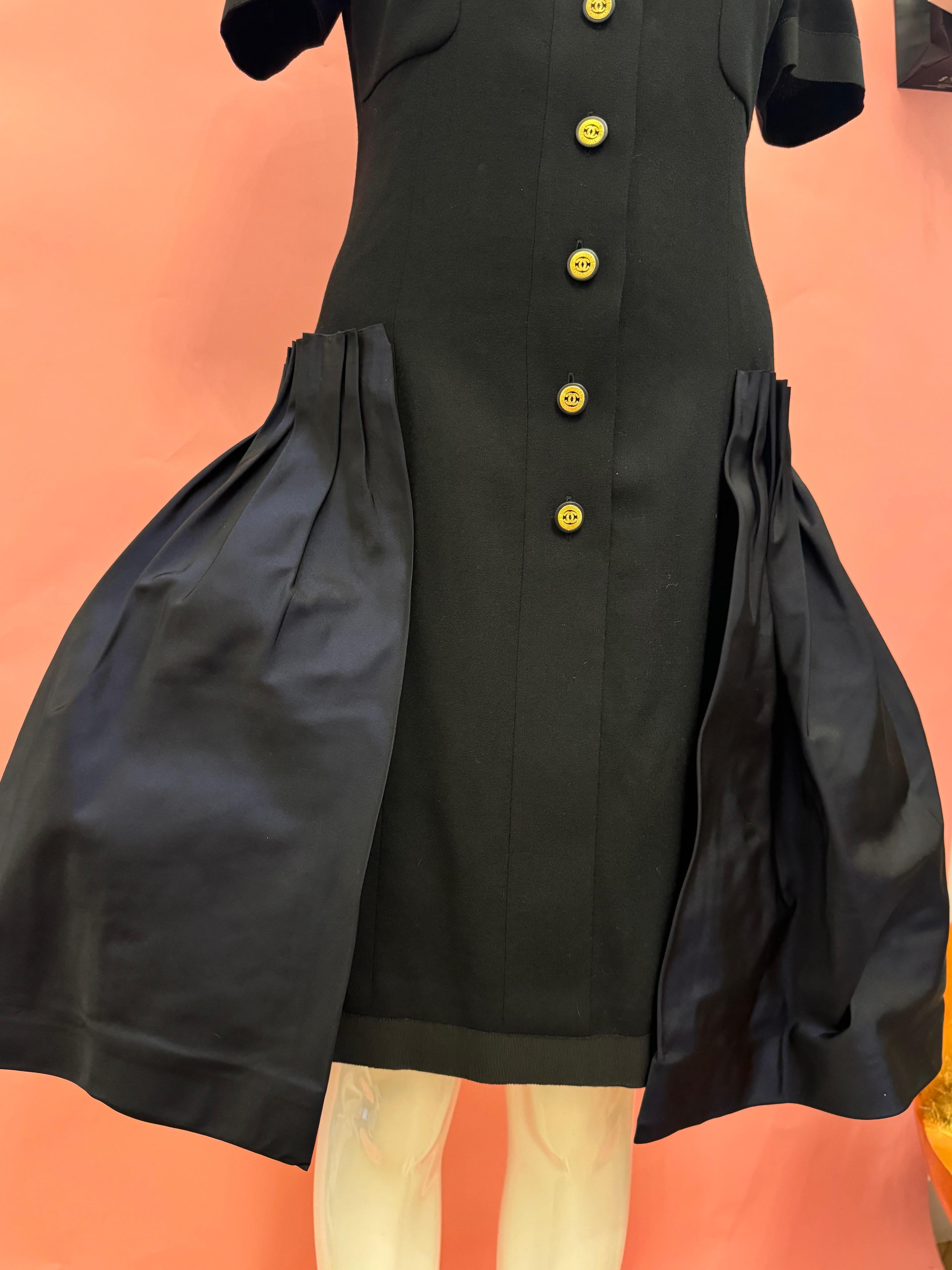 Seltene Chanel F/W 1991 HIP HOP Kollektion Laufsteg Kleid im Angebot 6