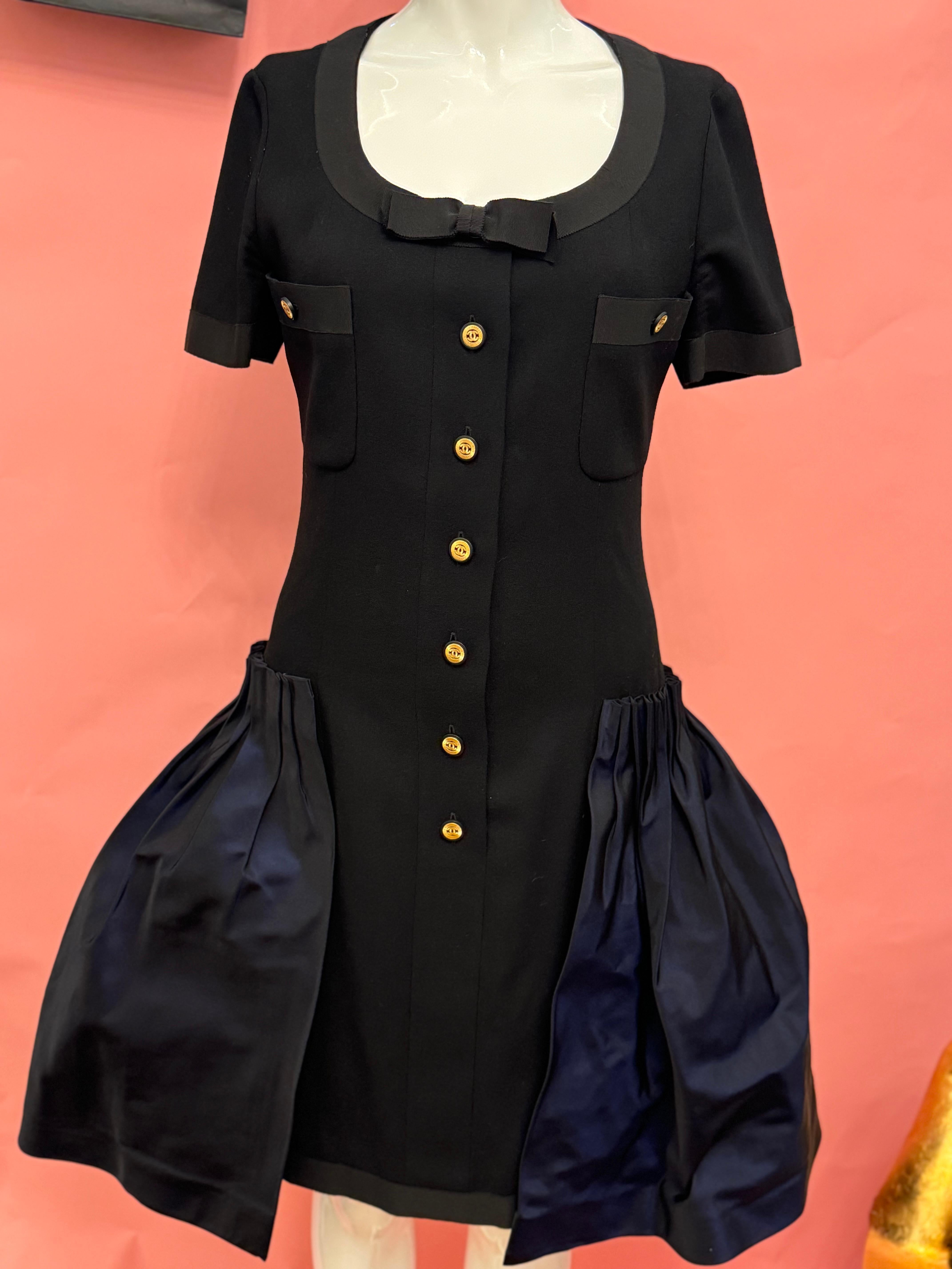 Seltene Chanel F/W 1991 HIP HOP Kollektion Laufsteg Kleid im Angebot 1