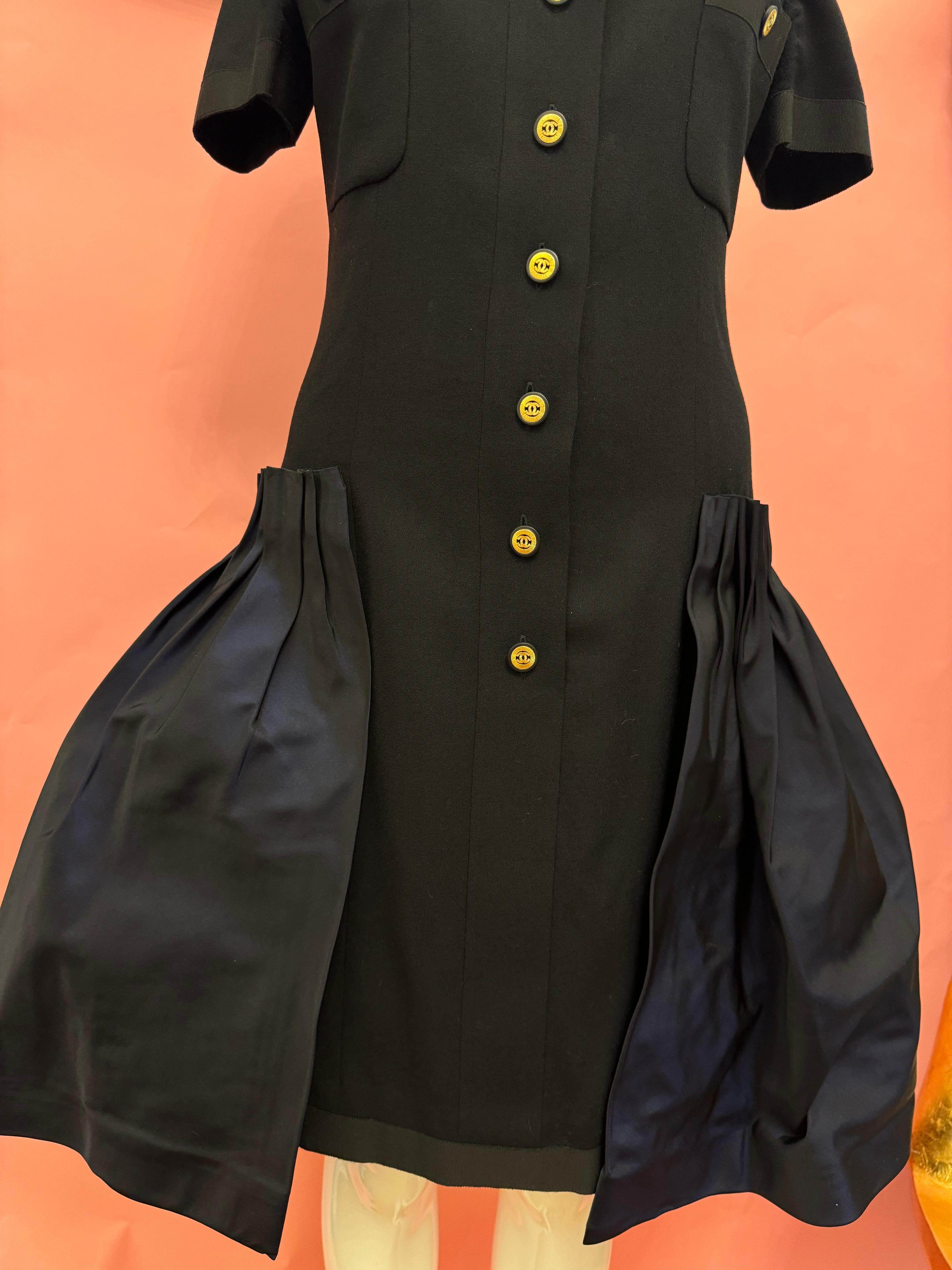Seltene Chanel F/W 1991 HIP HOP Kollektion Laufsteg Kleid im Angebot 3