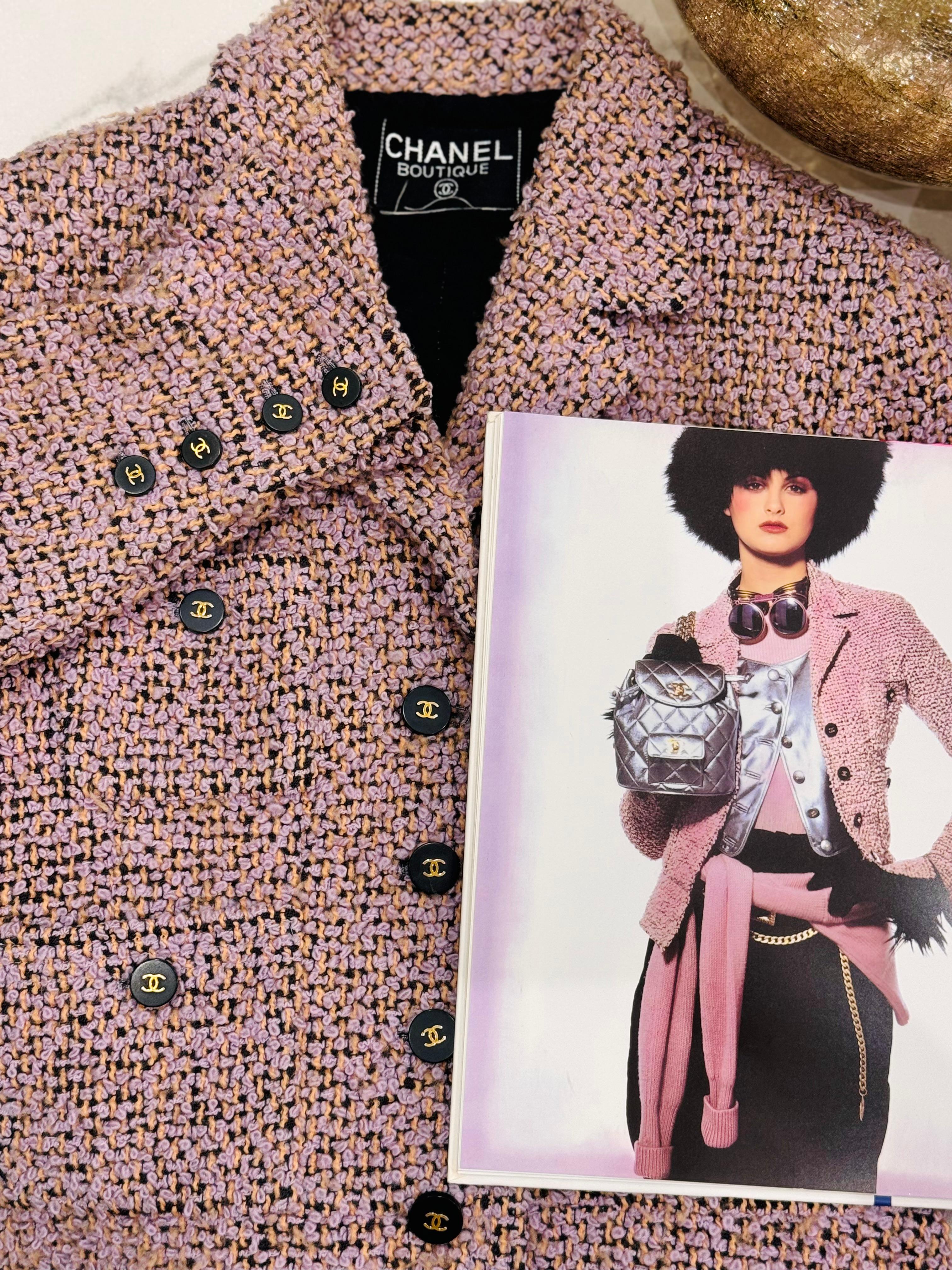 Rara Chaqueta de Pasarela Chanel FW 1994 tweed fantasía lila en venta 11